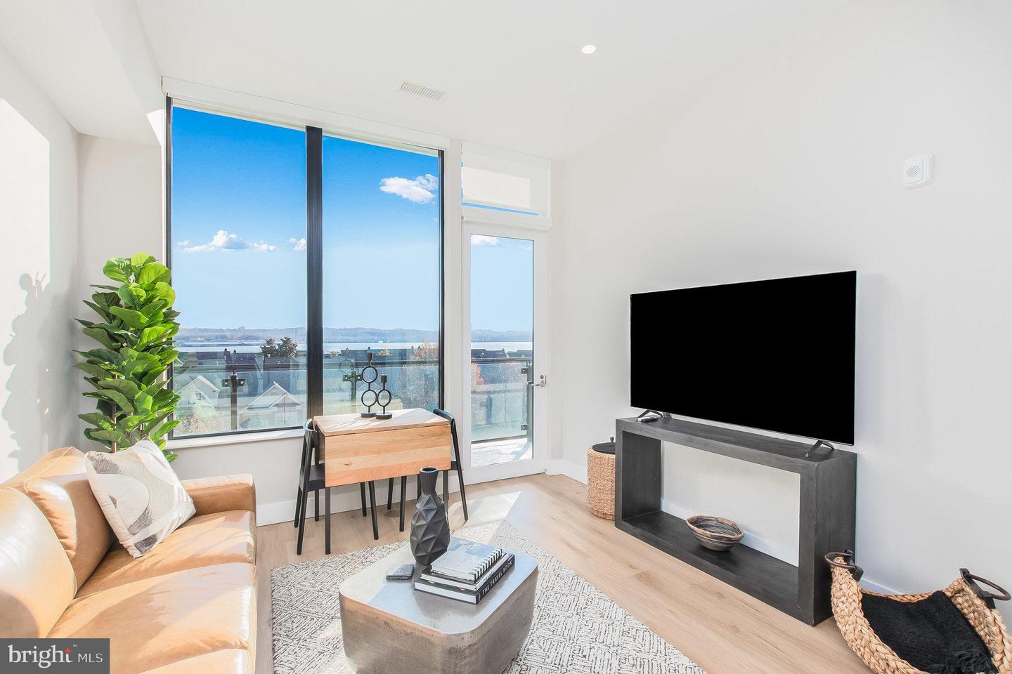 801 N Fairfax St #420