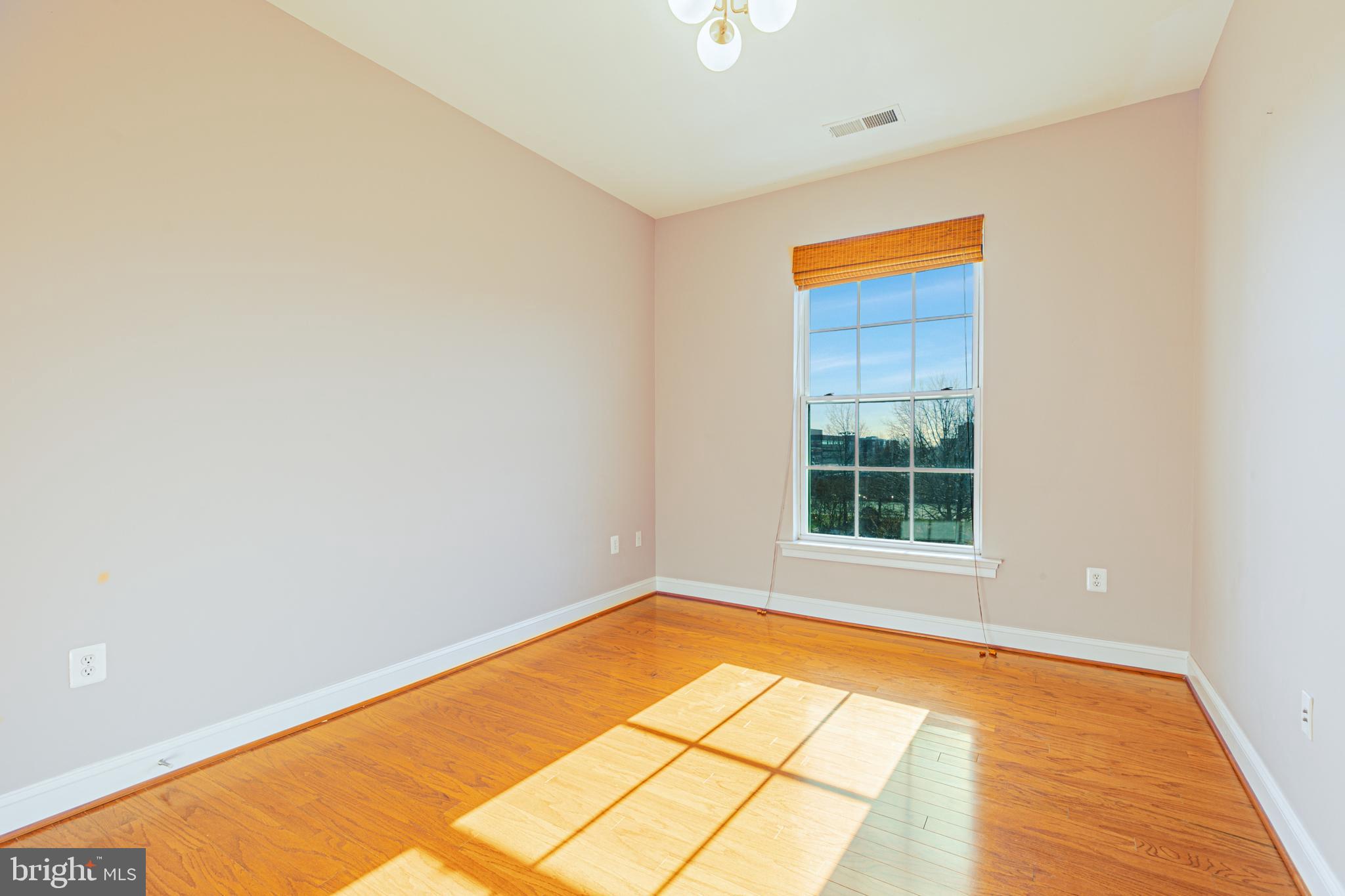 1023 N ROYAL STREET N 317