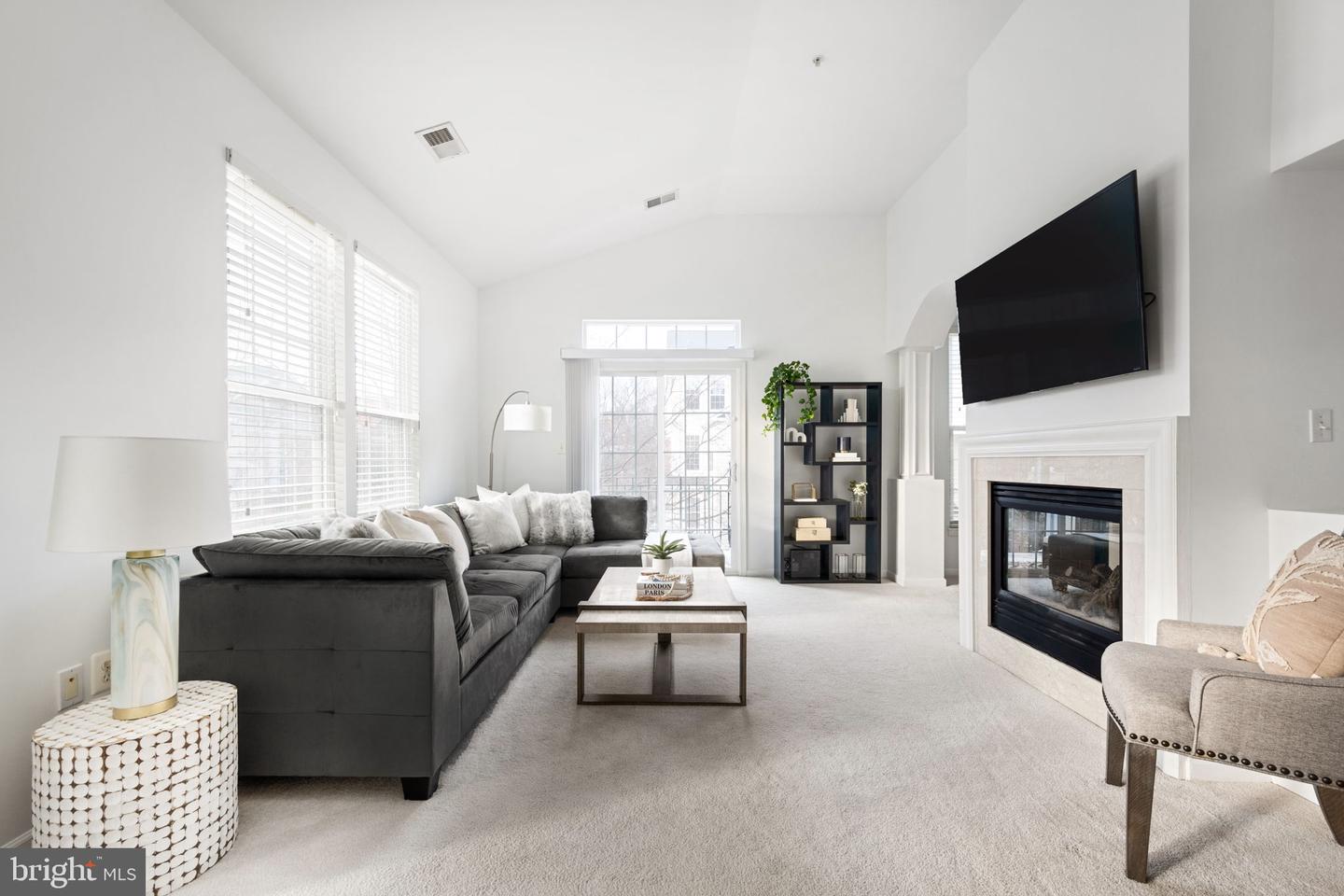 313 Cameron Station Blvd #103