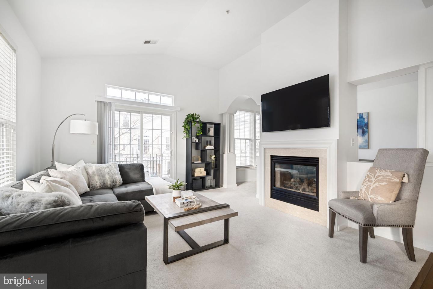 313 Cameron Station Blvd #103