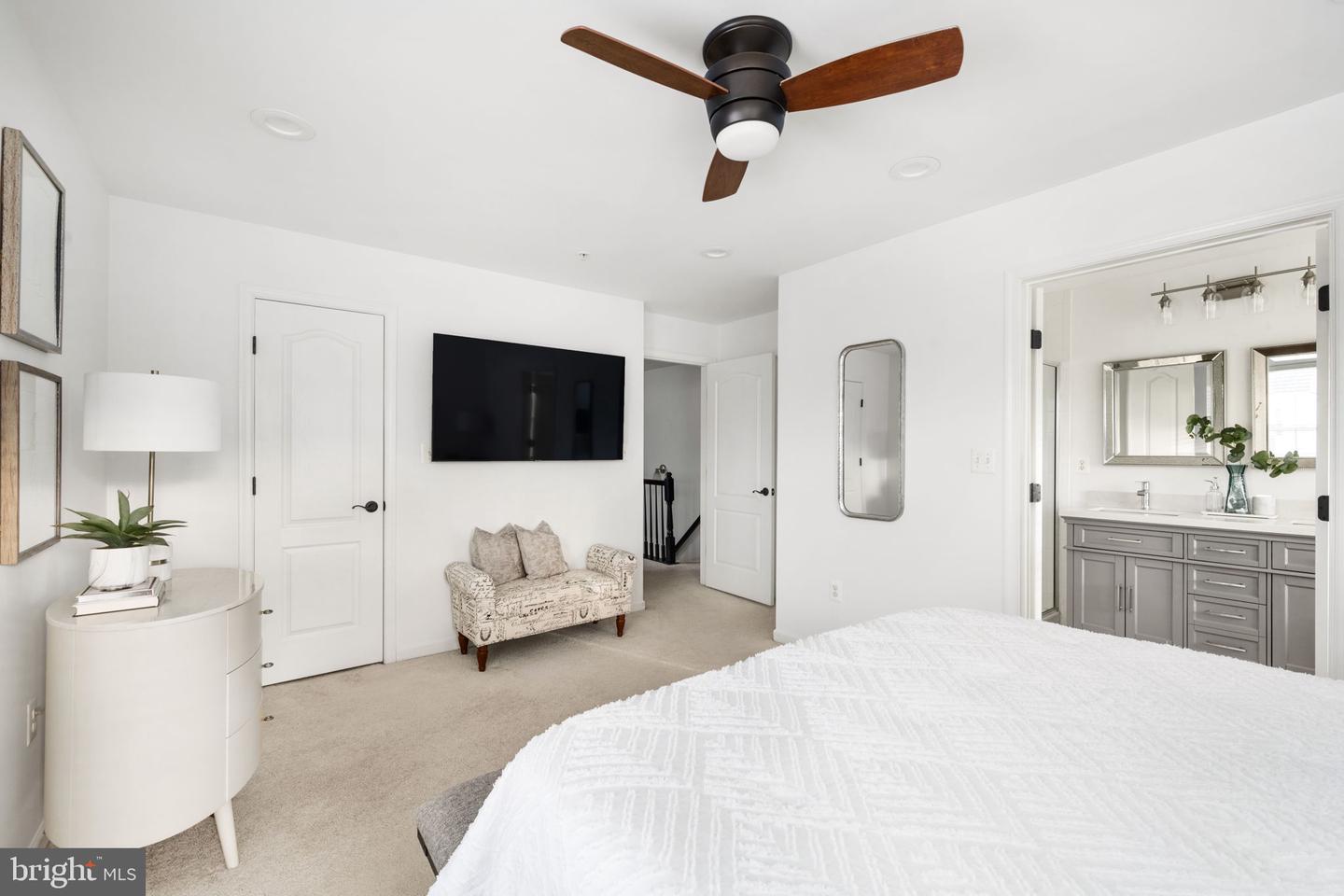 313 Cameron Station Blvd #103