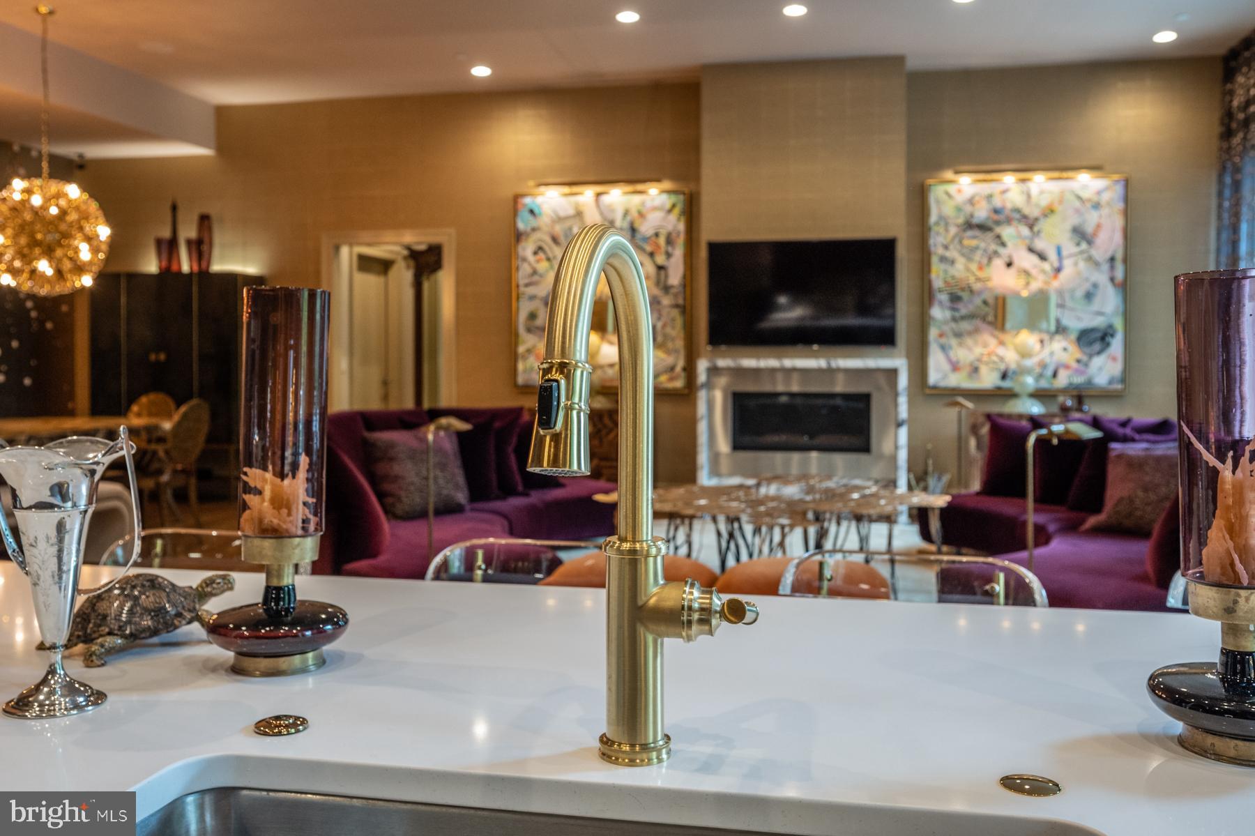 601 N FAIRFAX STREET 215