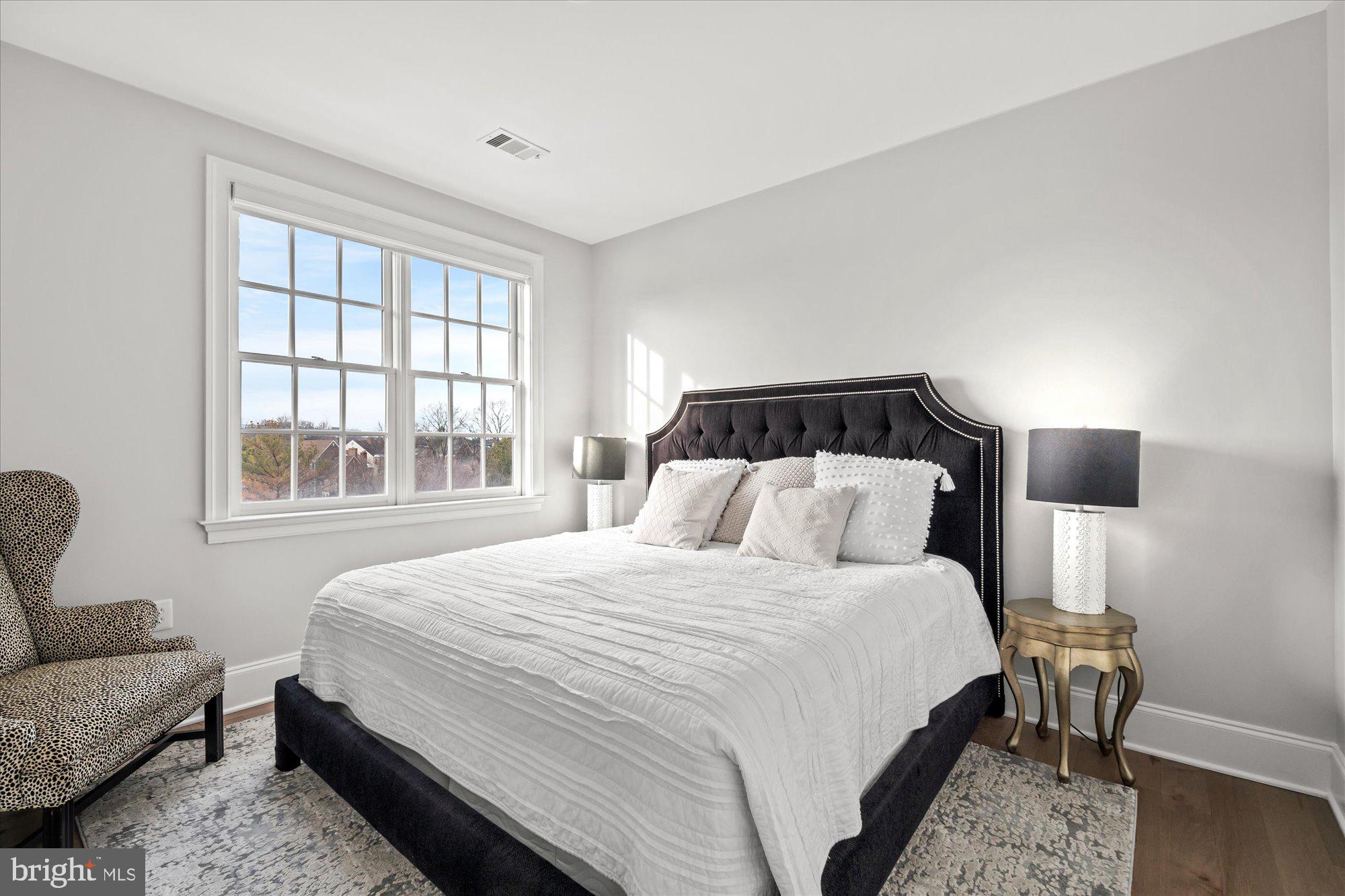 600 SECOND STREET 402