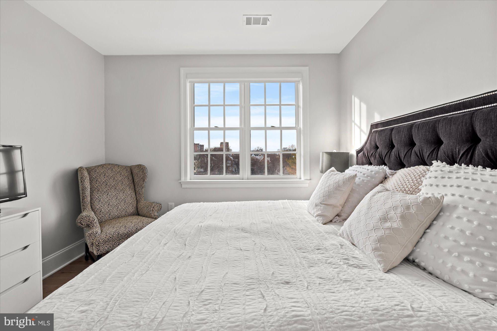 600 SECOND STREET 402