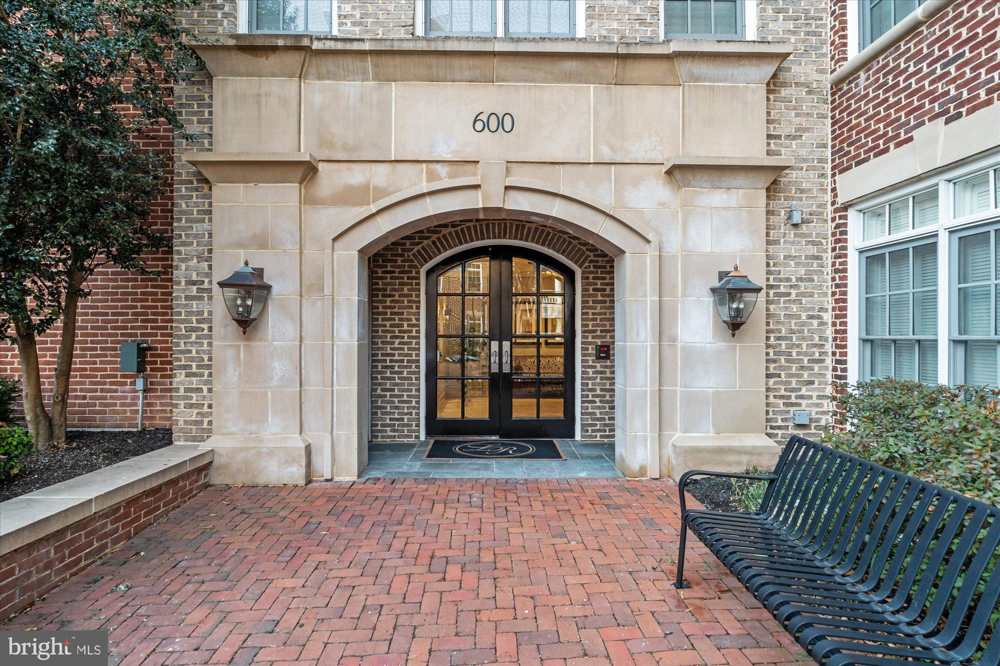 600 SECOND STREET 402