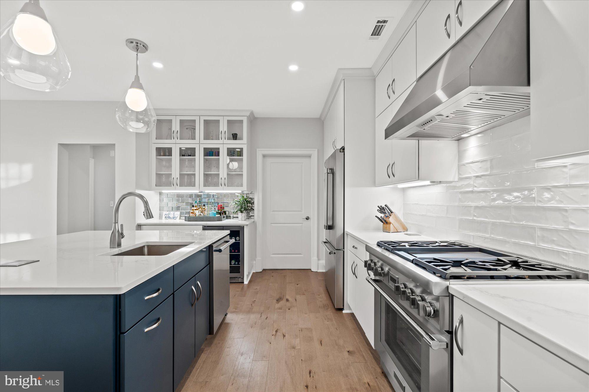 600 SECOND STREET 402