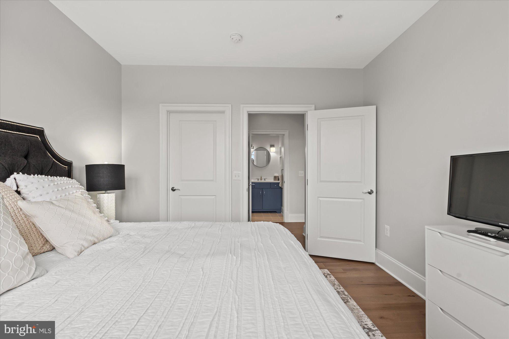 600 SECOND STREET 402