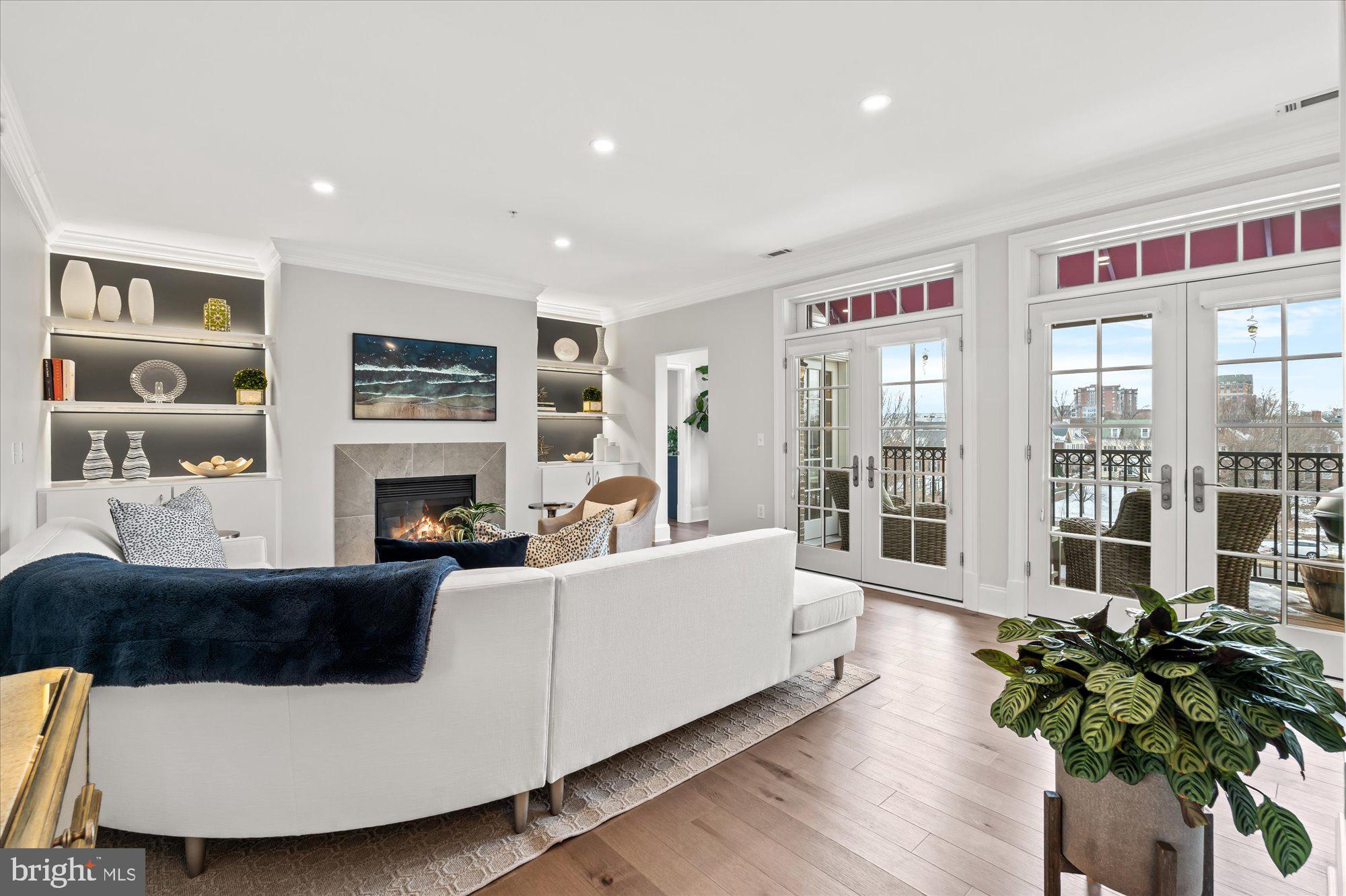 600 SECOND STREET 402