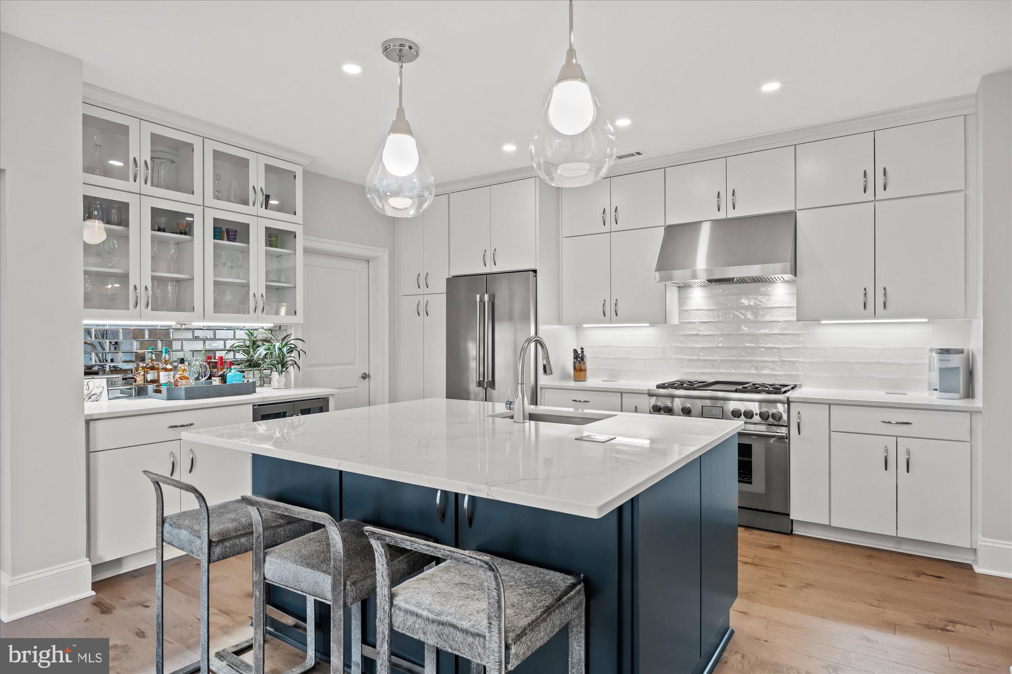 600 SECOND STREET 402