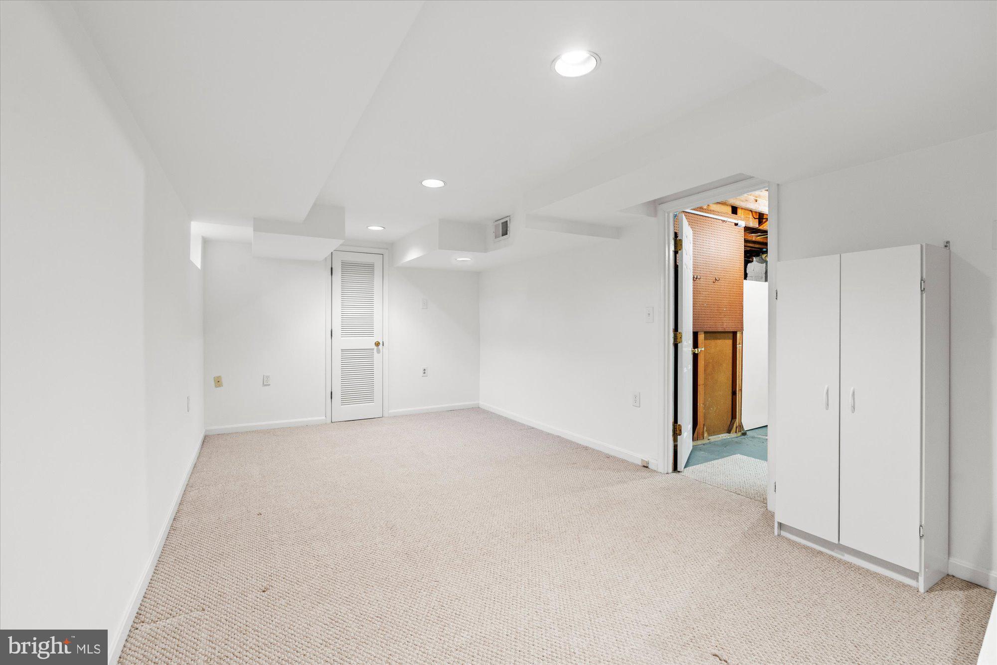 100 W MOUNT IDA AVENUE