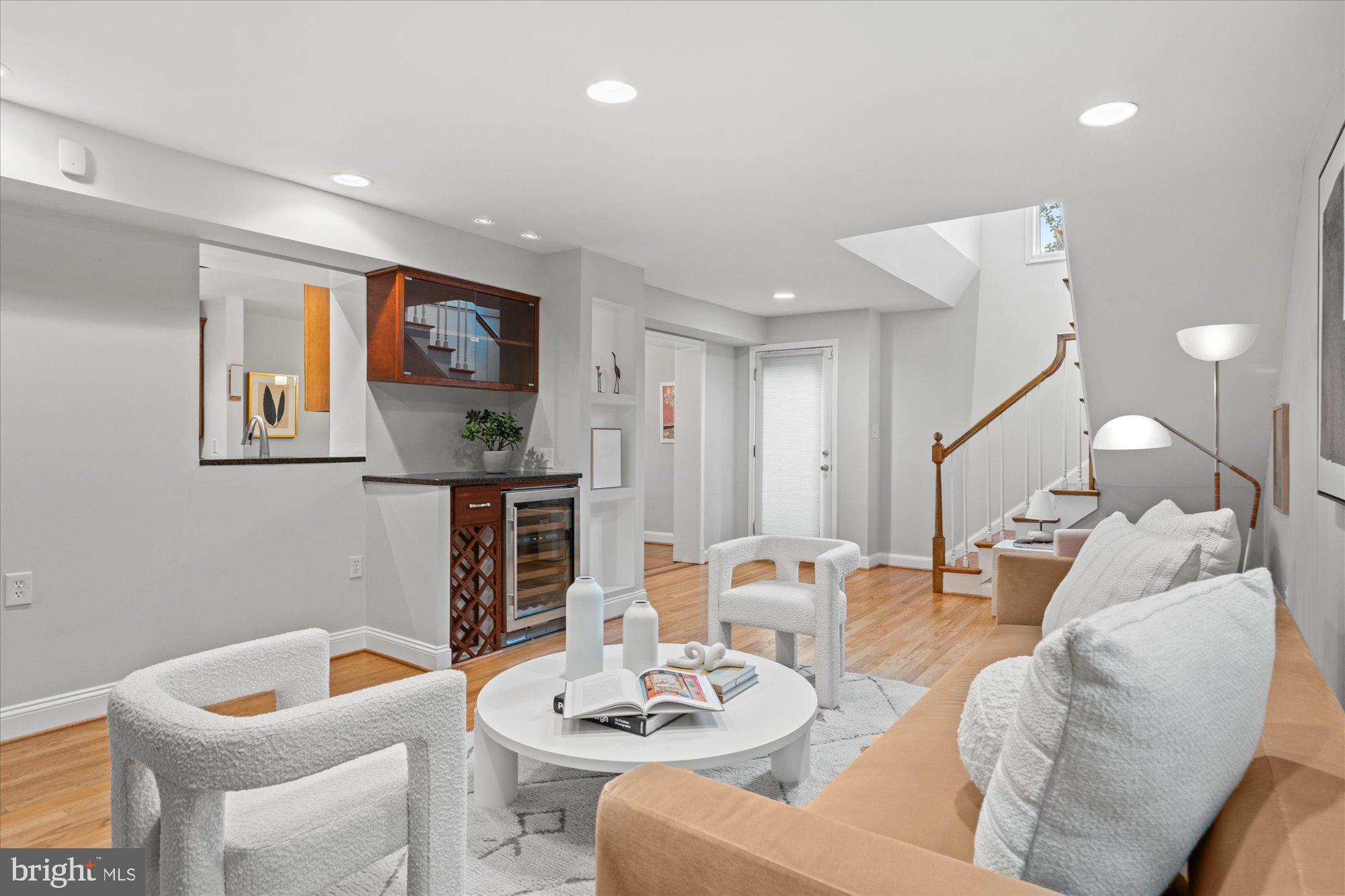 100 W MOUNT IDA AVENUE