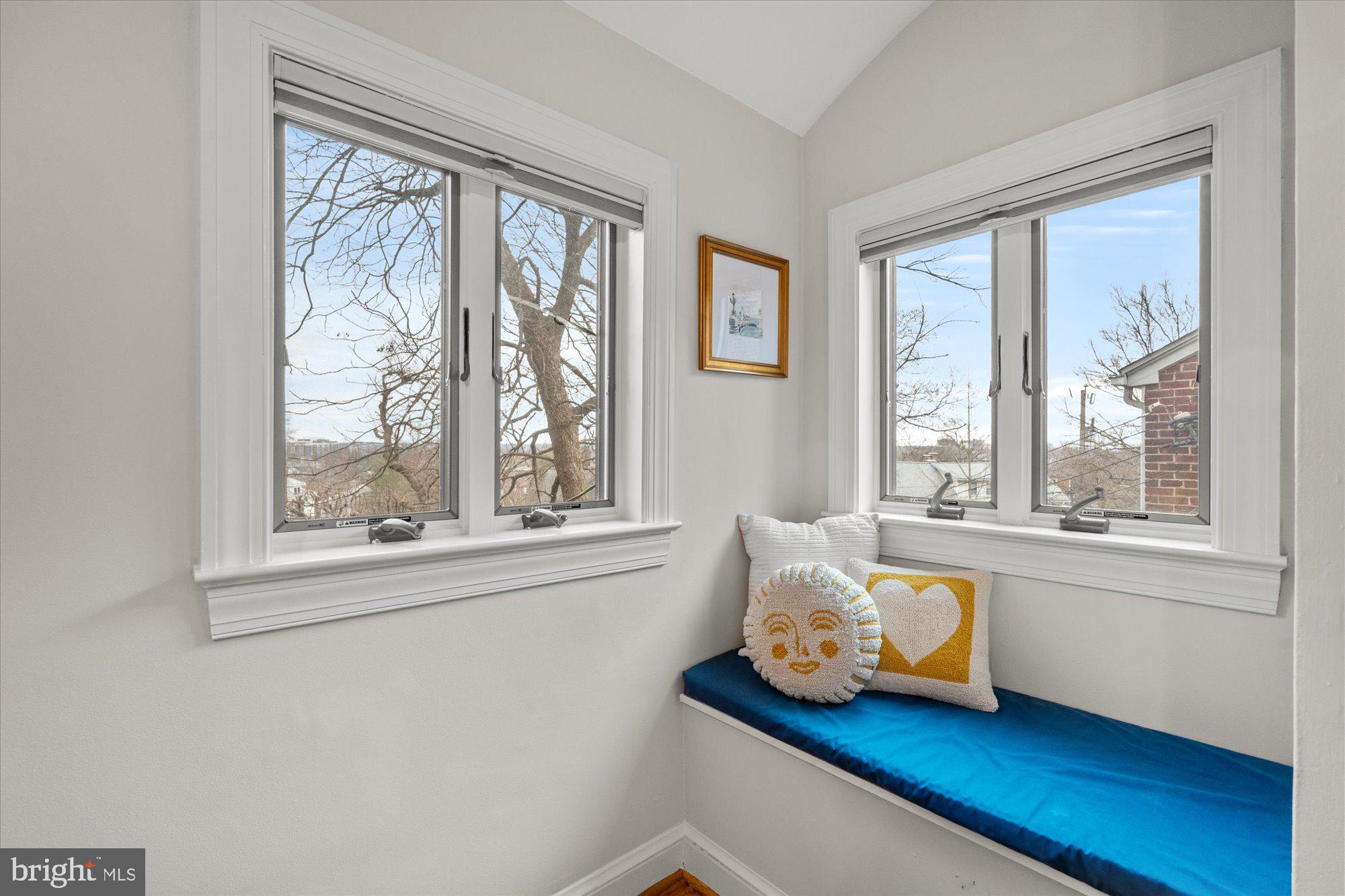 100 W MOUNT IDA AVENUE