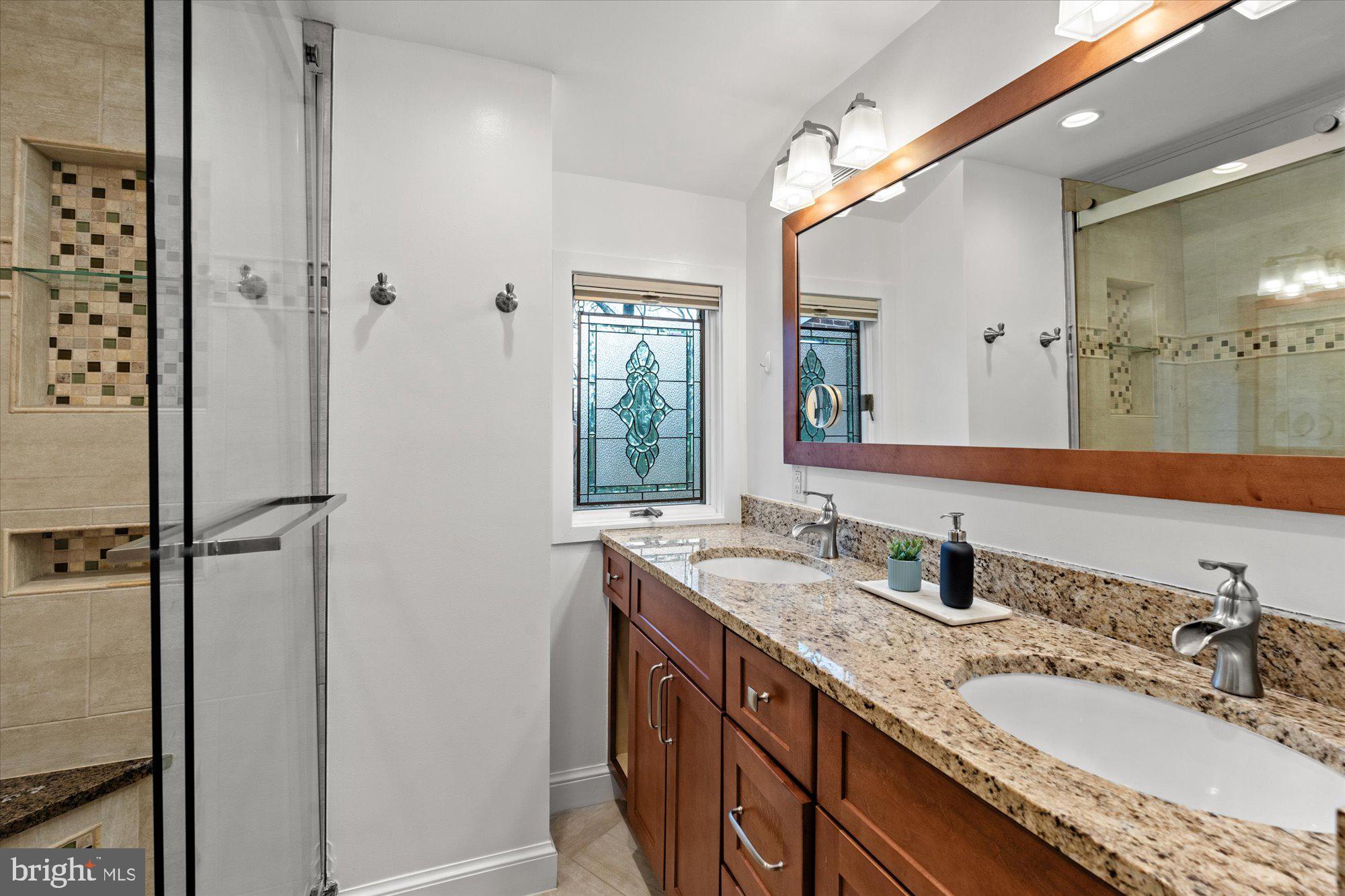 100 W MOUNT IDA AVENUE