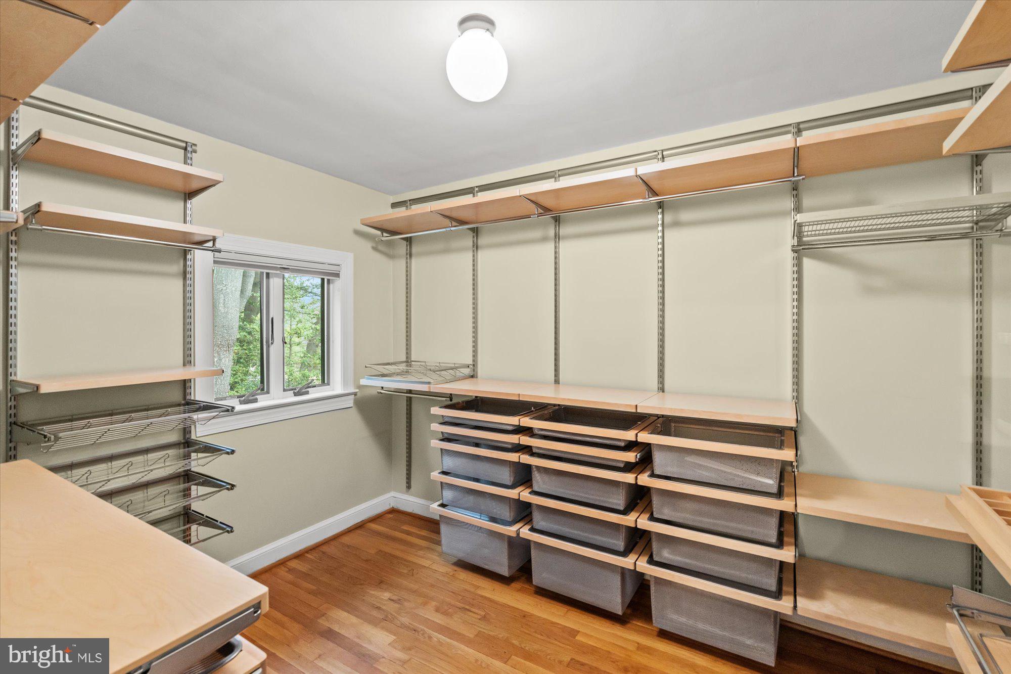 100 W MOUNT IDA AVENUE