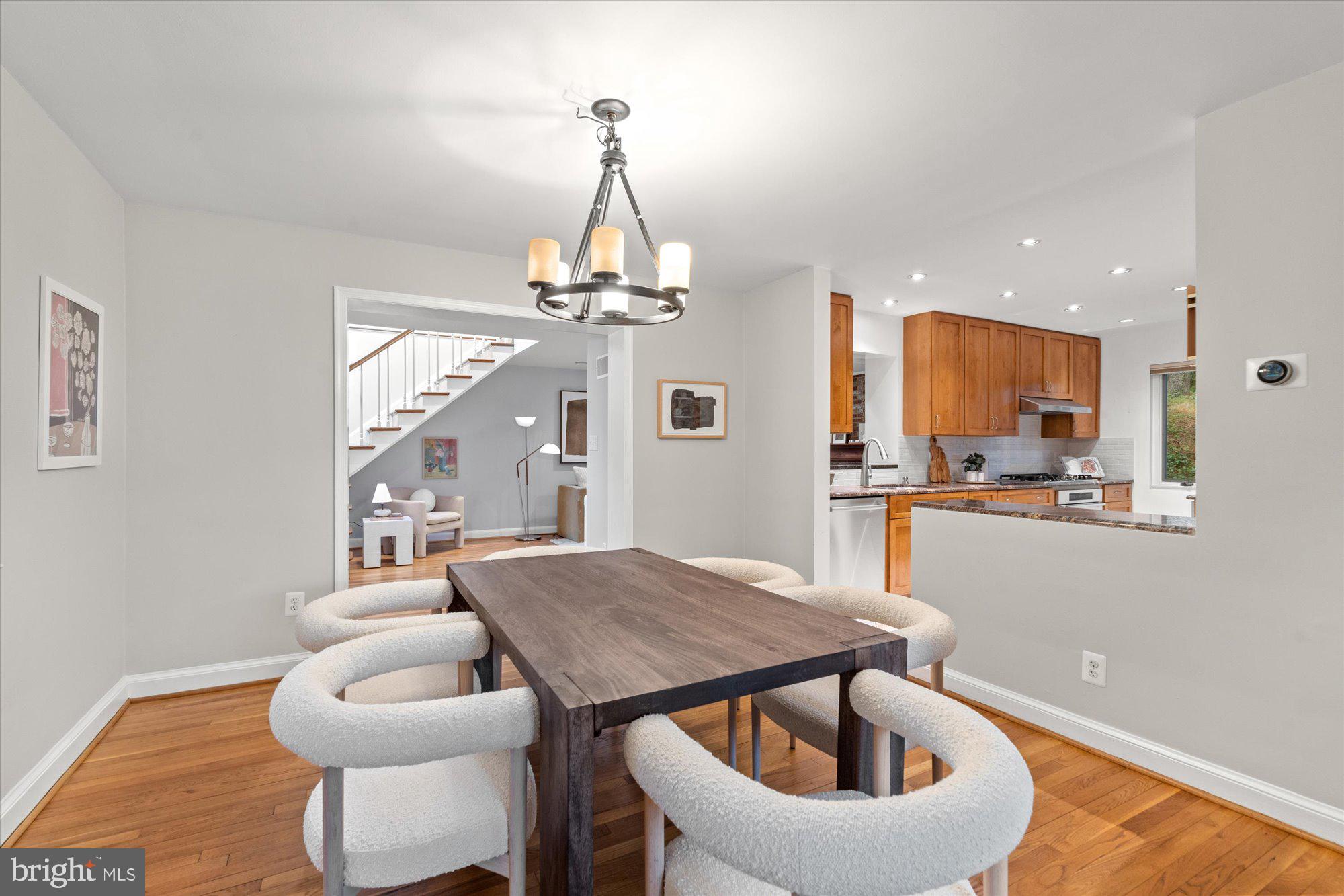 100 W MOUNT IDA AVENUE