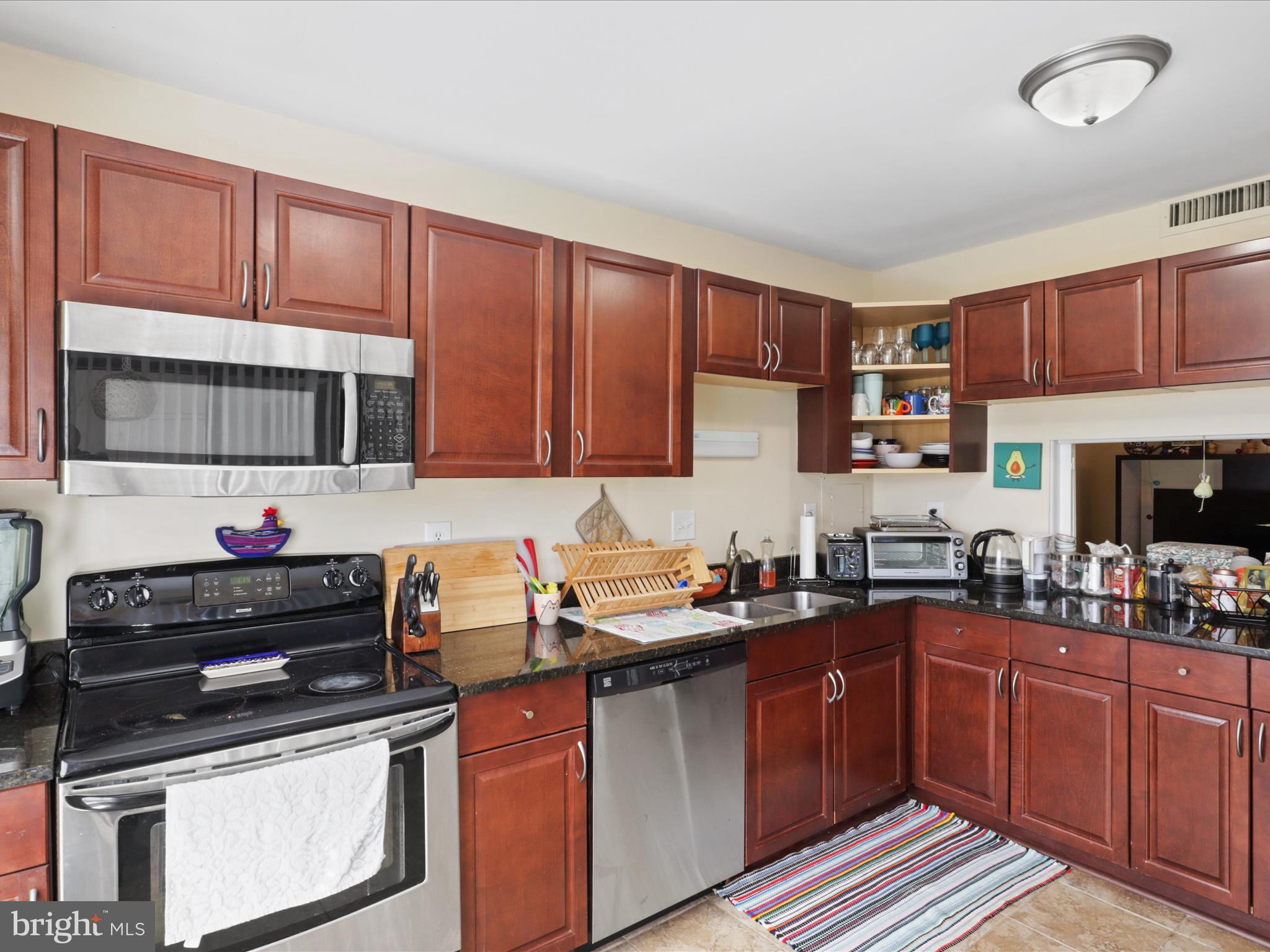 108 ROBERTS LANE 101