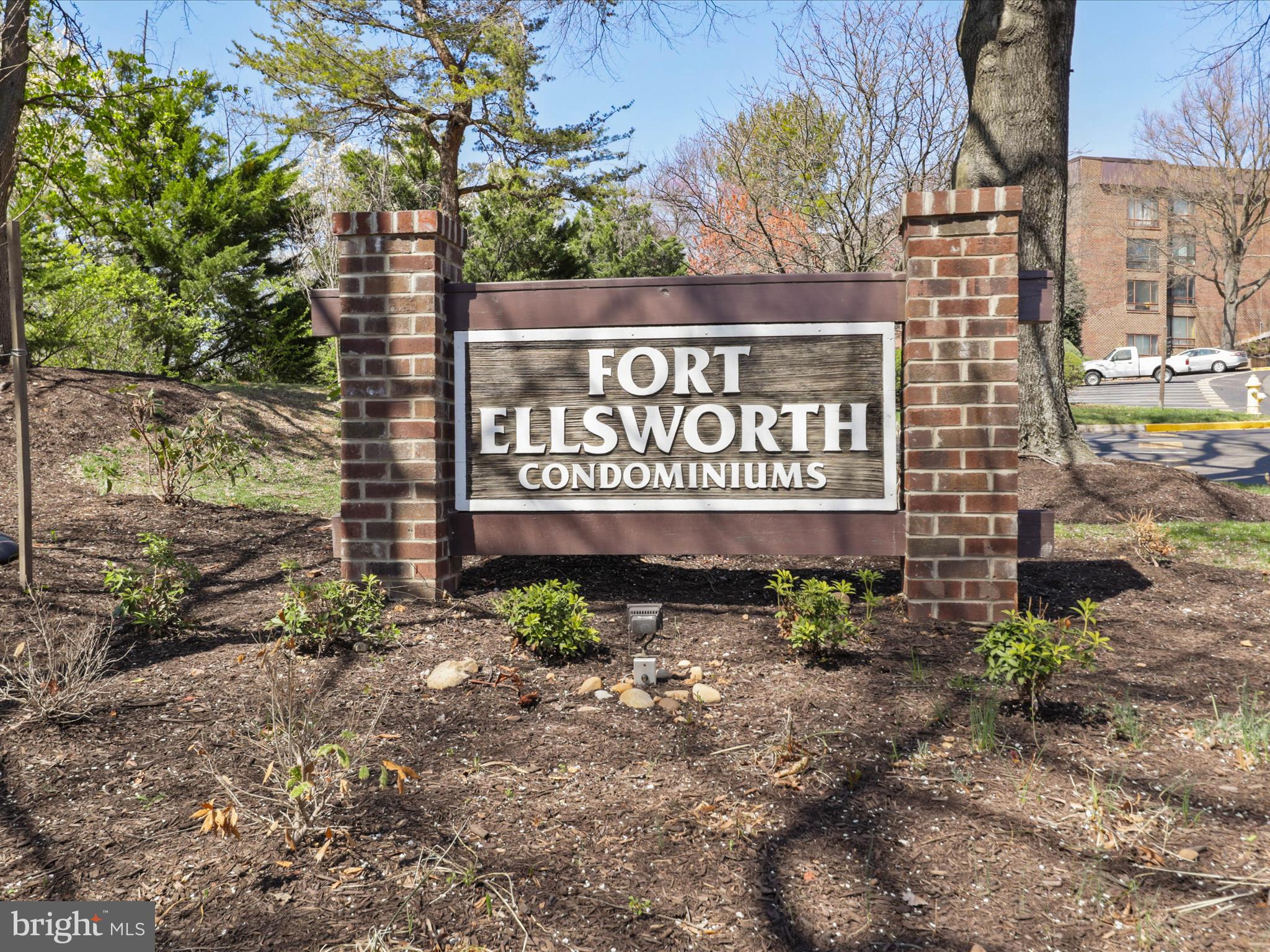 108 ROBERTS LANE 101