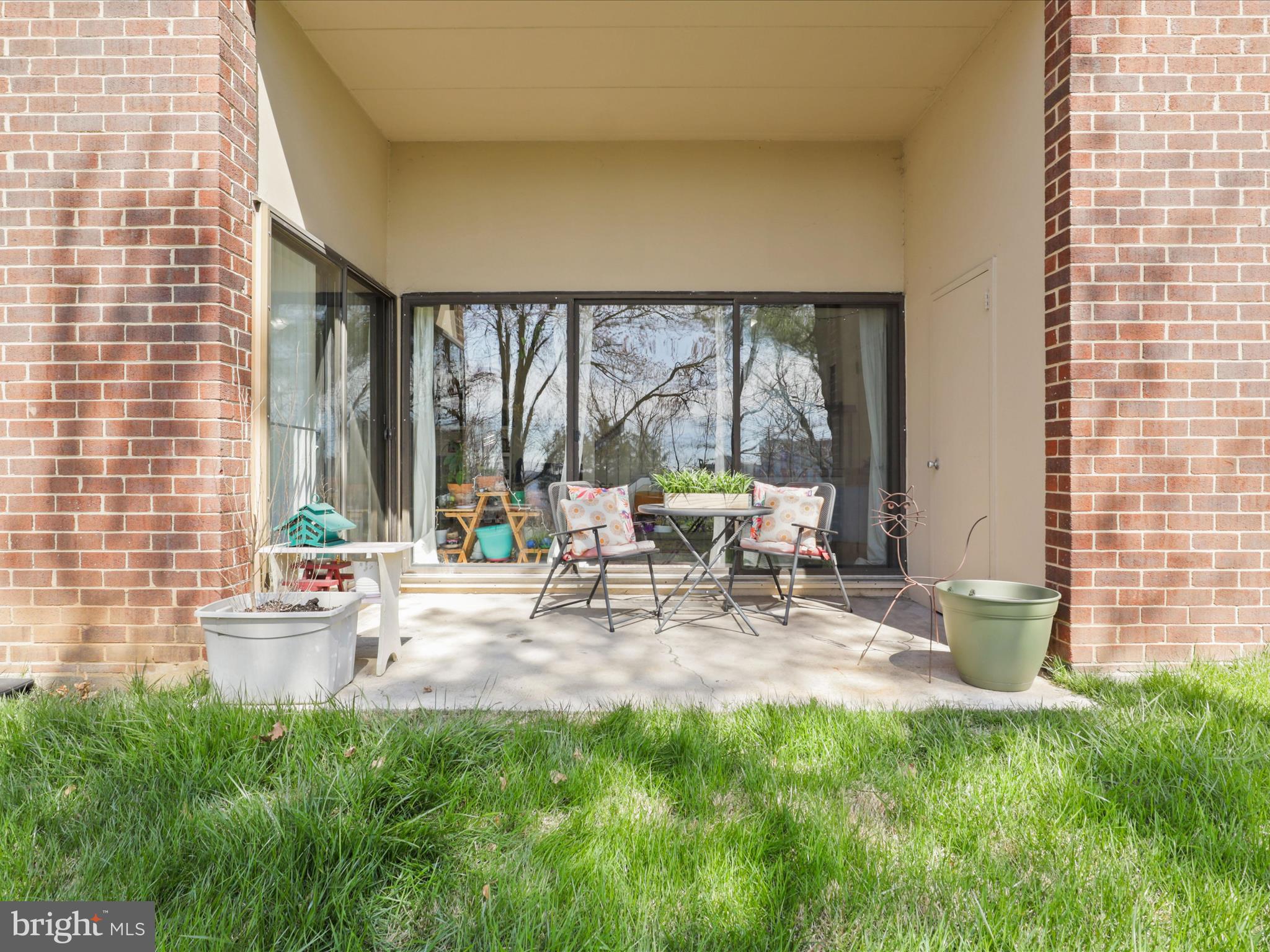 108 ROBERTS LANE 101