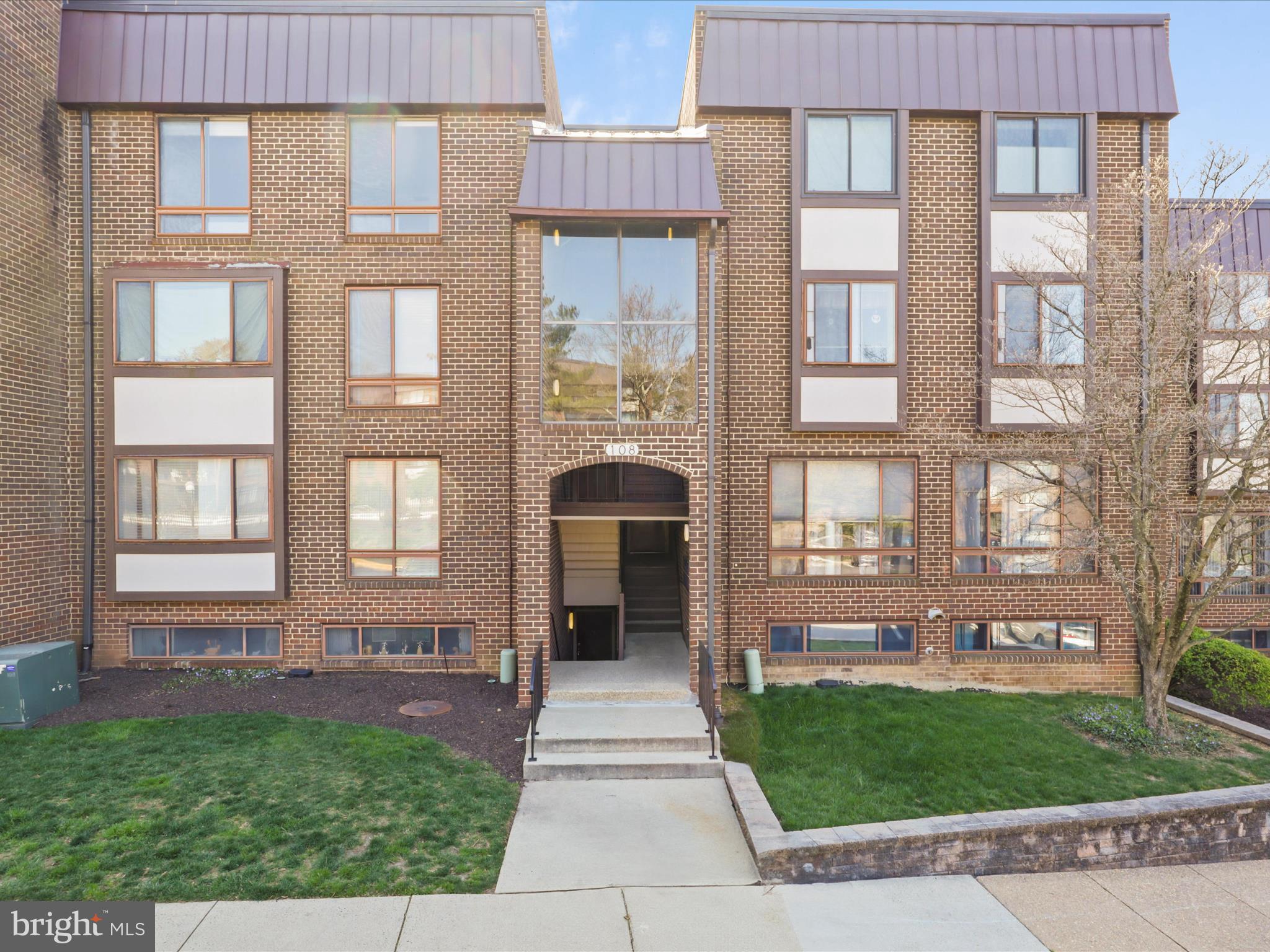 108 ROBERTS LANE 101