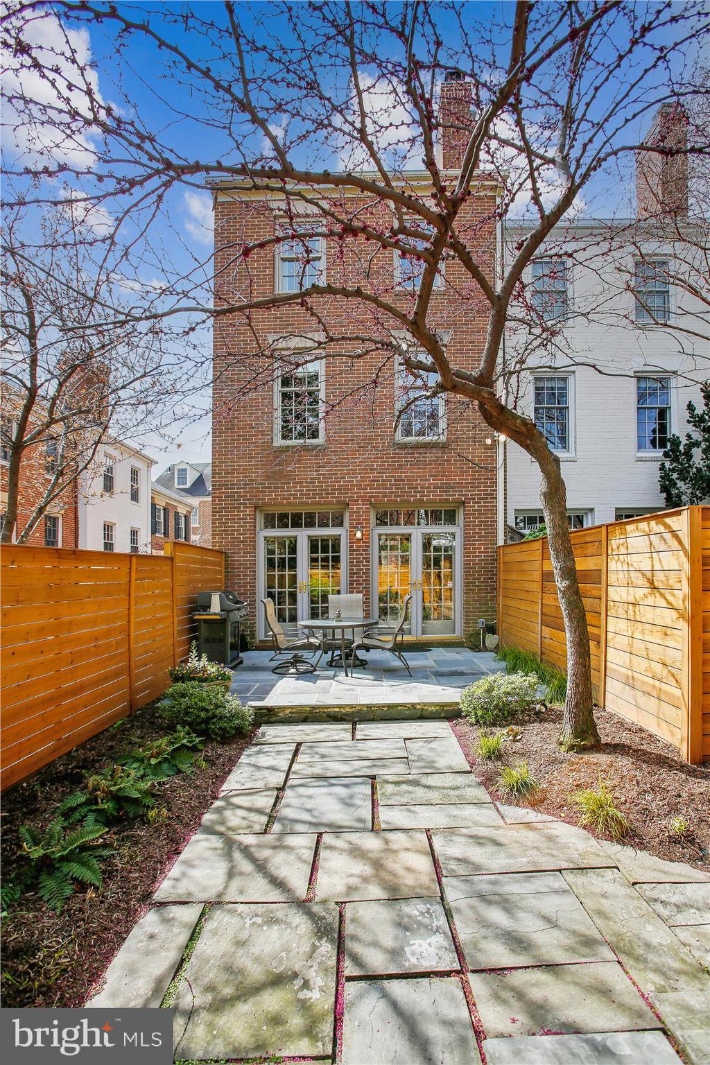 424 N SAINT ASAPH STREET