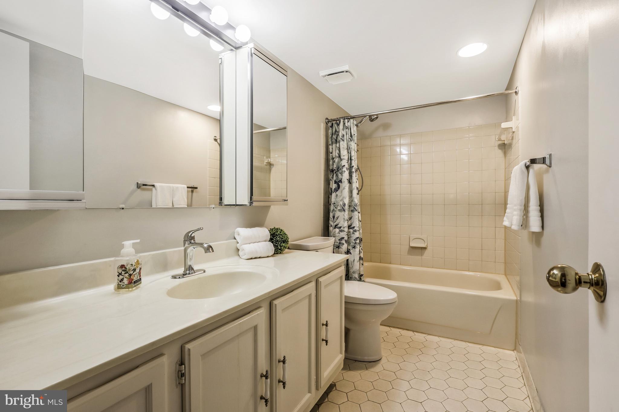 801 N HOWARD STREET 349