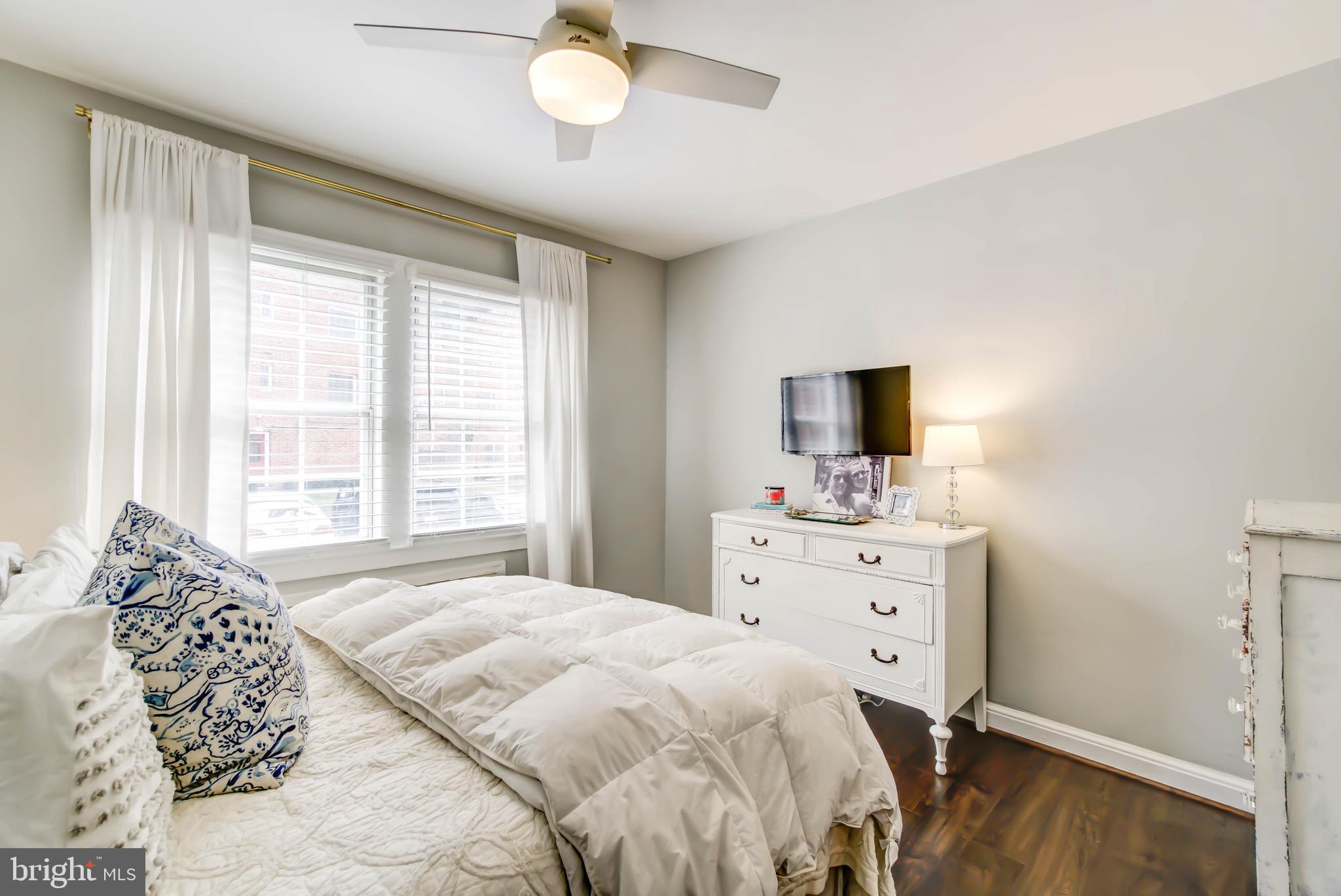 1804 W ABINGDON DRIVE 101