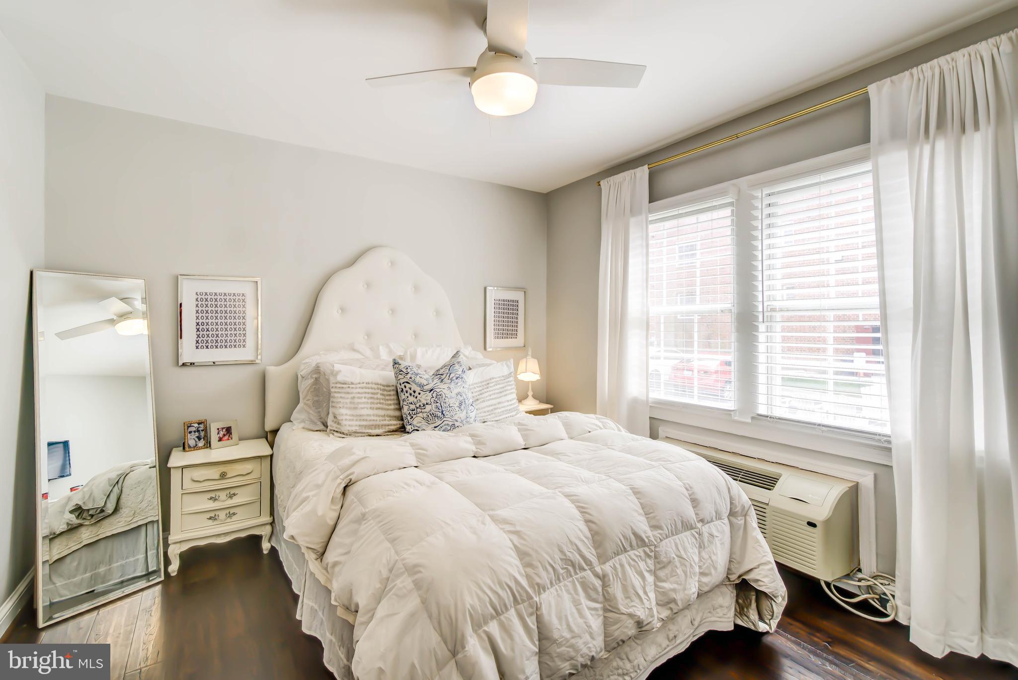 1804 W ABINGDON DRIVE 101