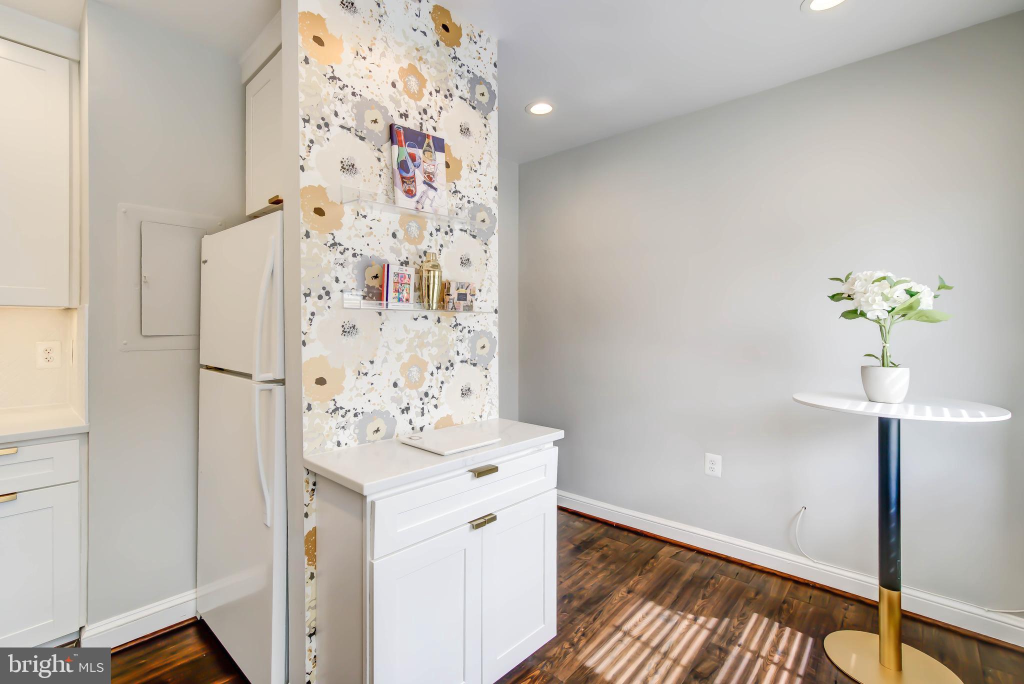 1804 W ABINGDON DRIVE 101