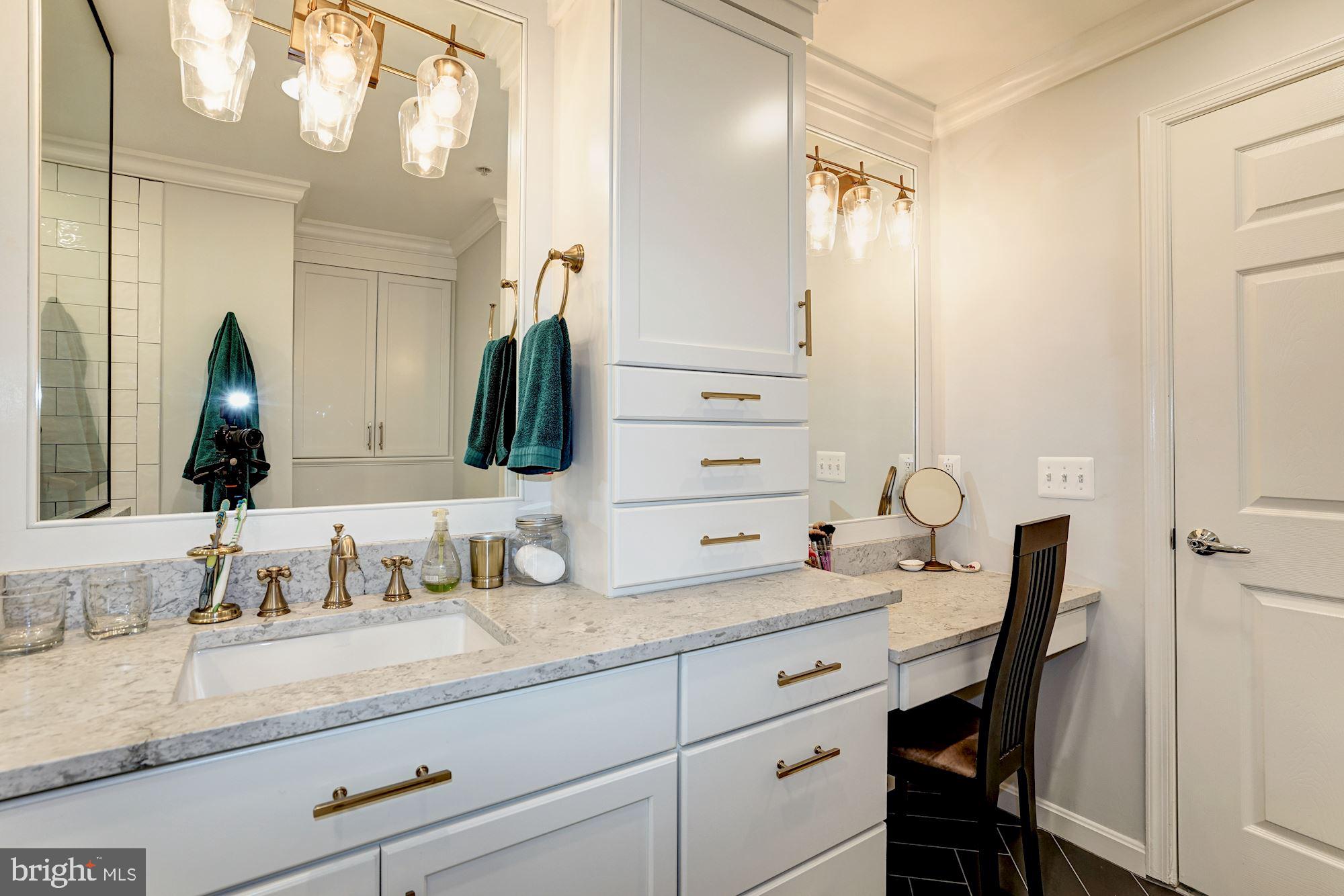 5116 DONOVAN DRIVE 401