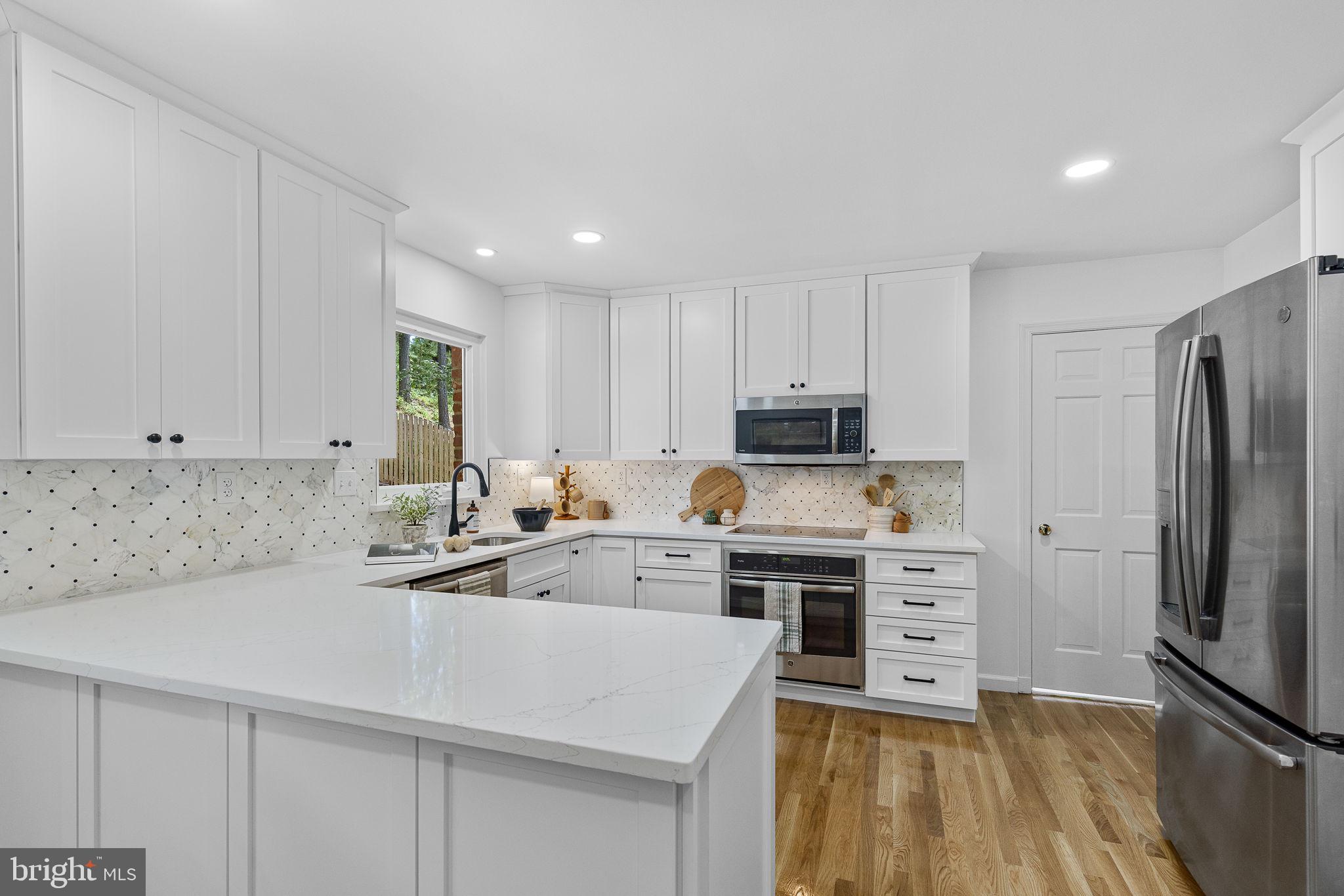 3955 FORT WORTH AVENUE