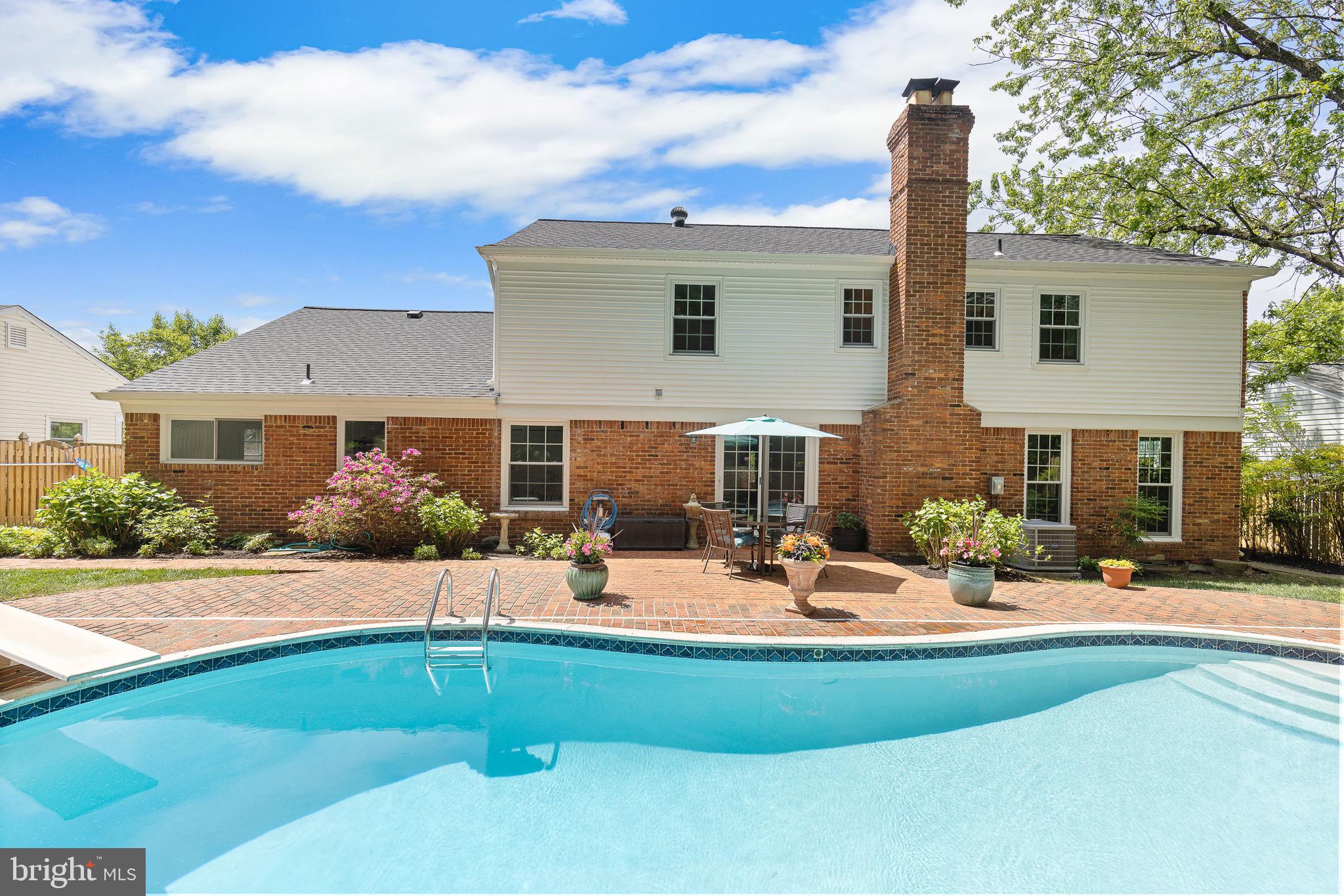 3955 FORT WORTH AVENUE