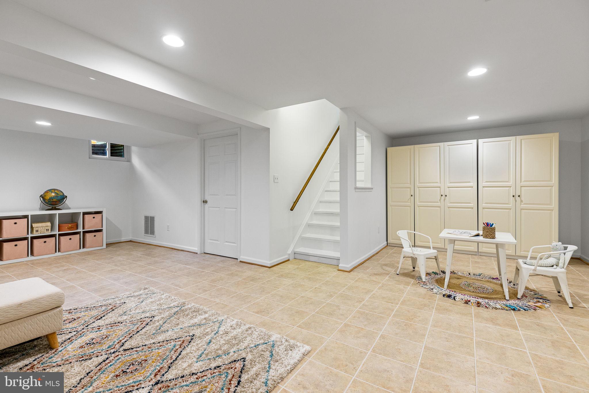 3955 FORT WORTH AVENUE