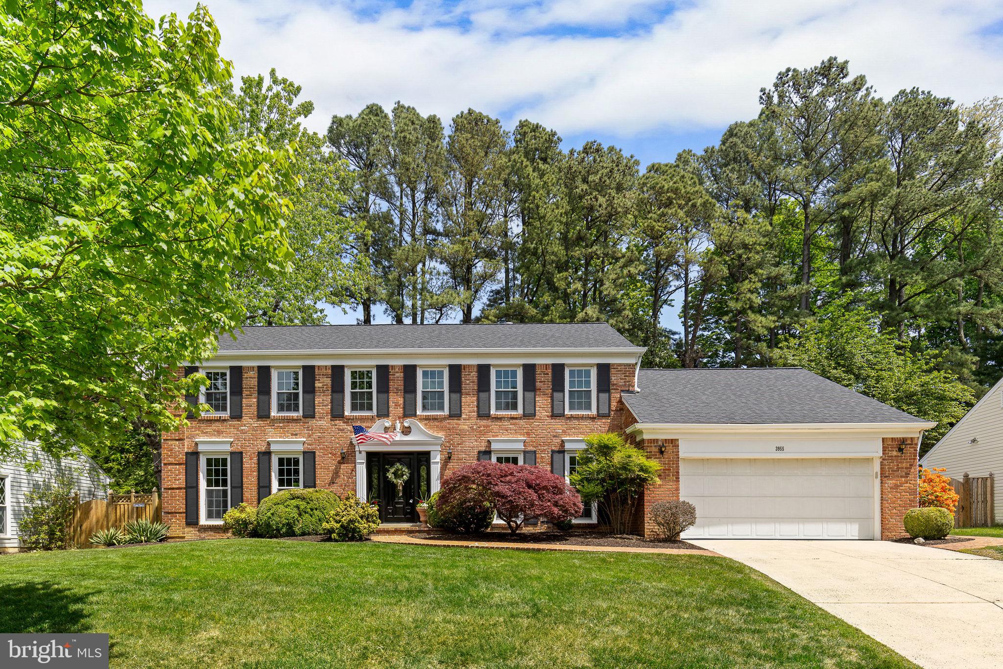 3955 FORT WORTH AVENUE