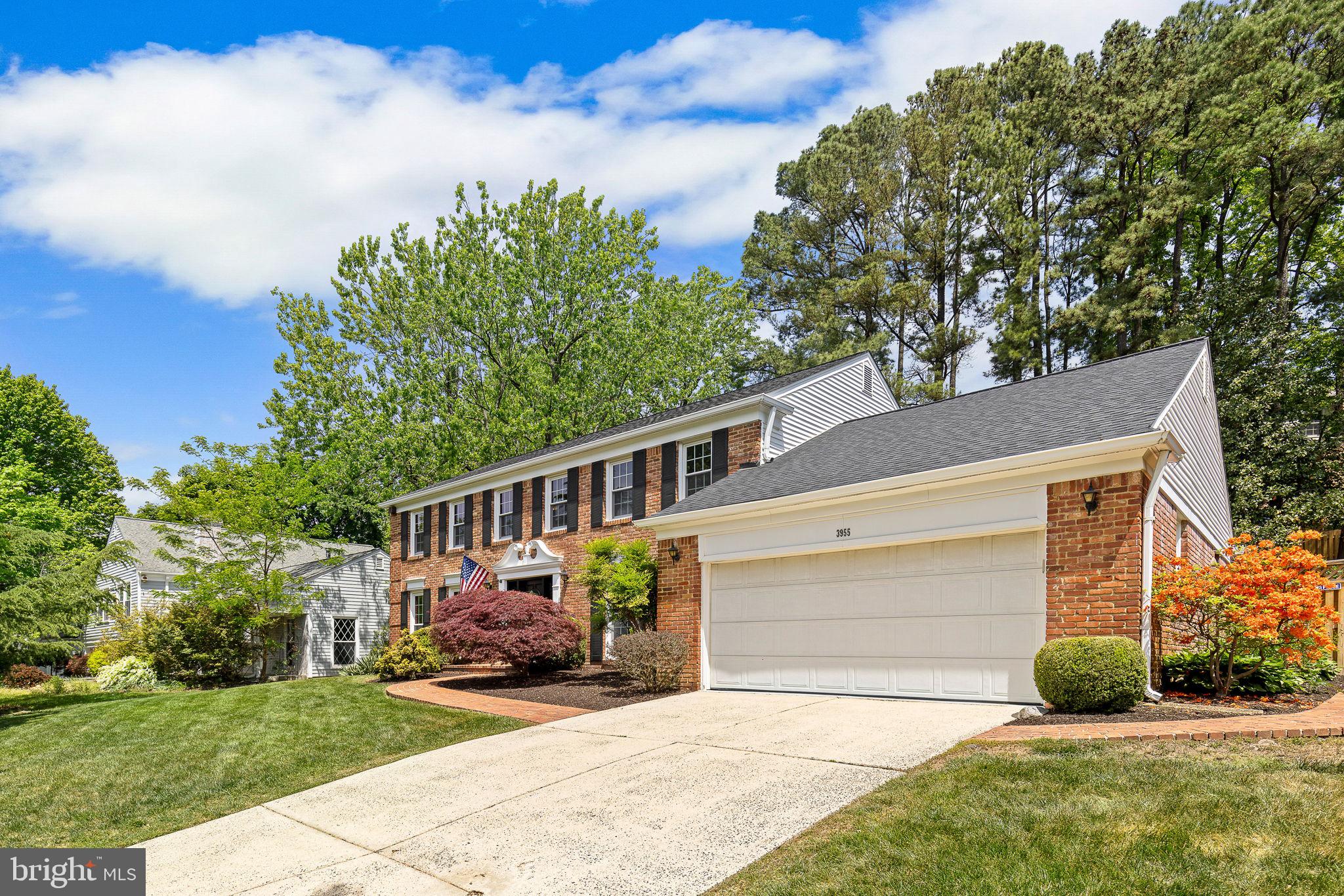 3955 FORT WORTH AVENUE