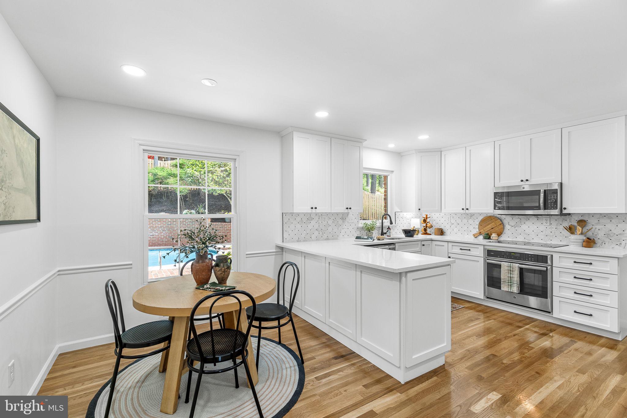 3955 FORT WORTH AVENUE