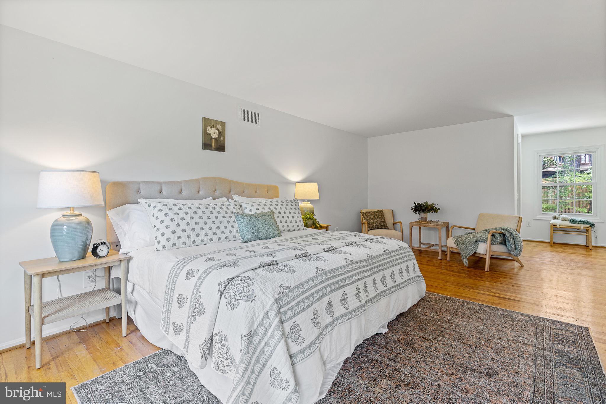 3955 FORT WORTH AVENUE