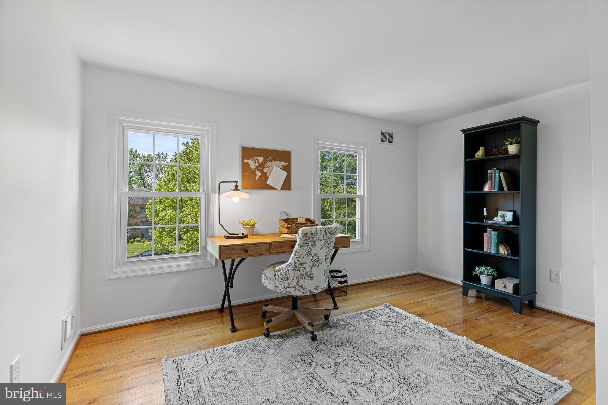 3955 FORT WORTH AVENUE