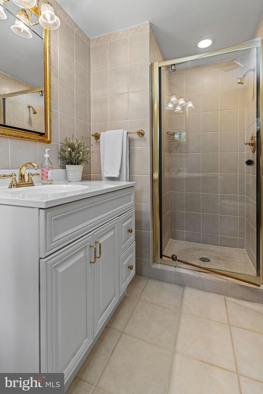 3955 FORT WORTH AVENUE