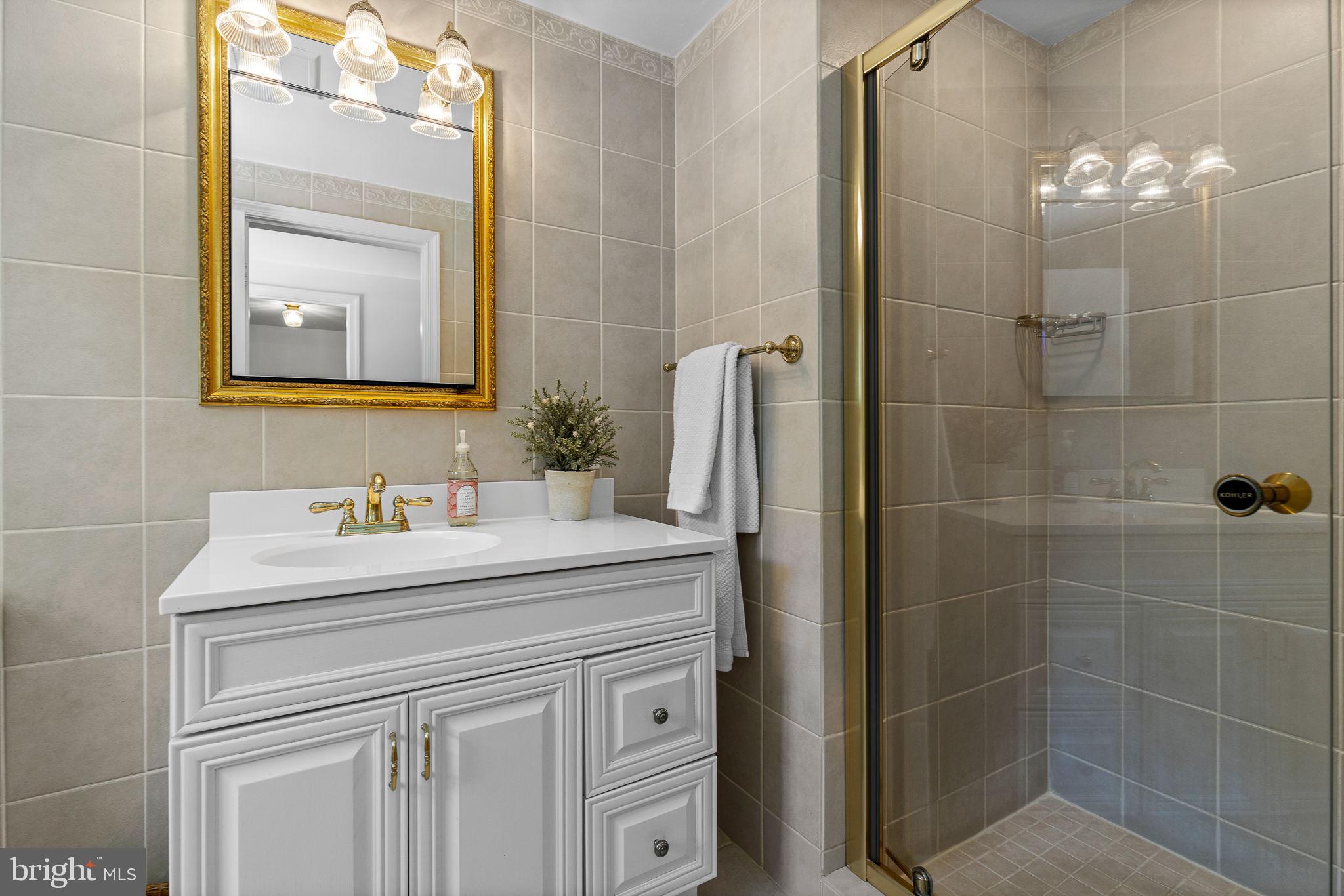 3955 FORT WORTH AVENUE