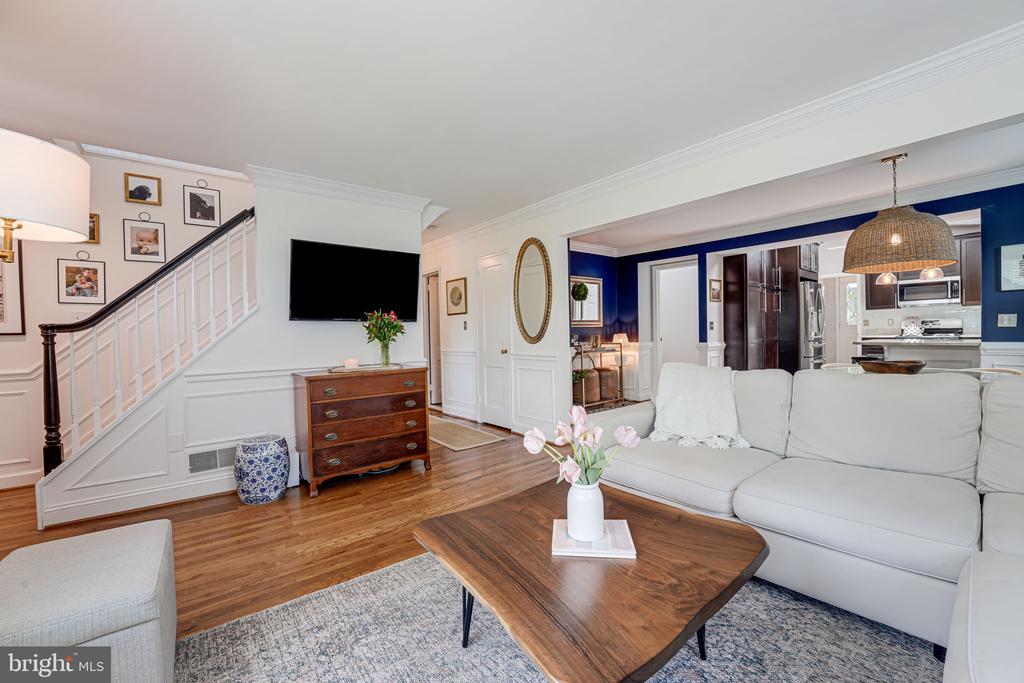 1109 CROSS DRIVE
