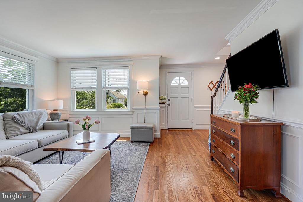 1109 CROSS DRIVE