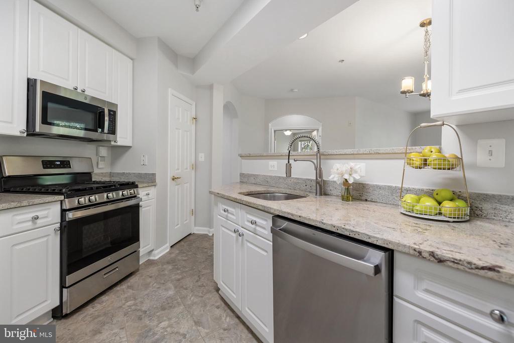 5116 DONOVAN DRIVE 307