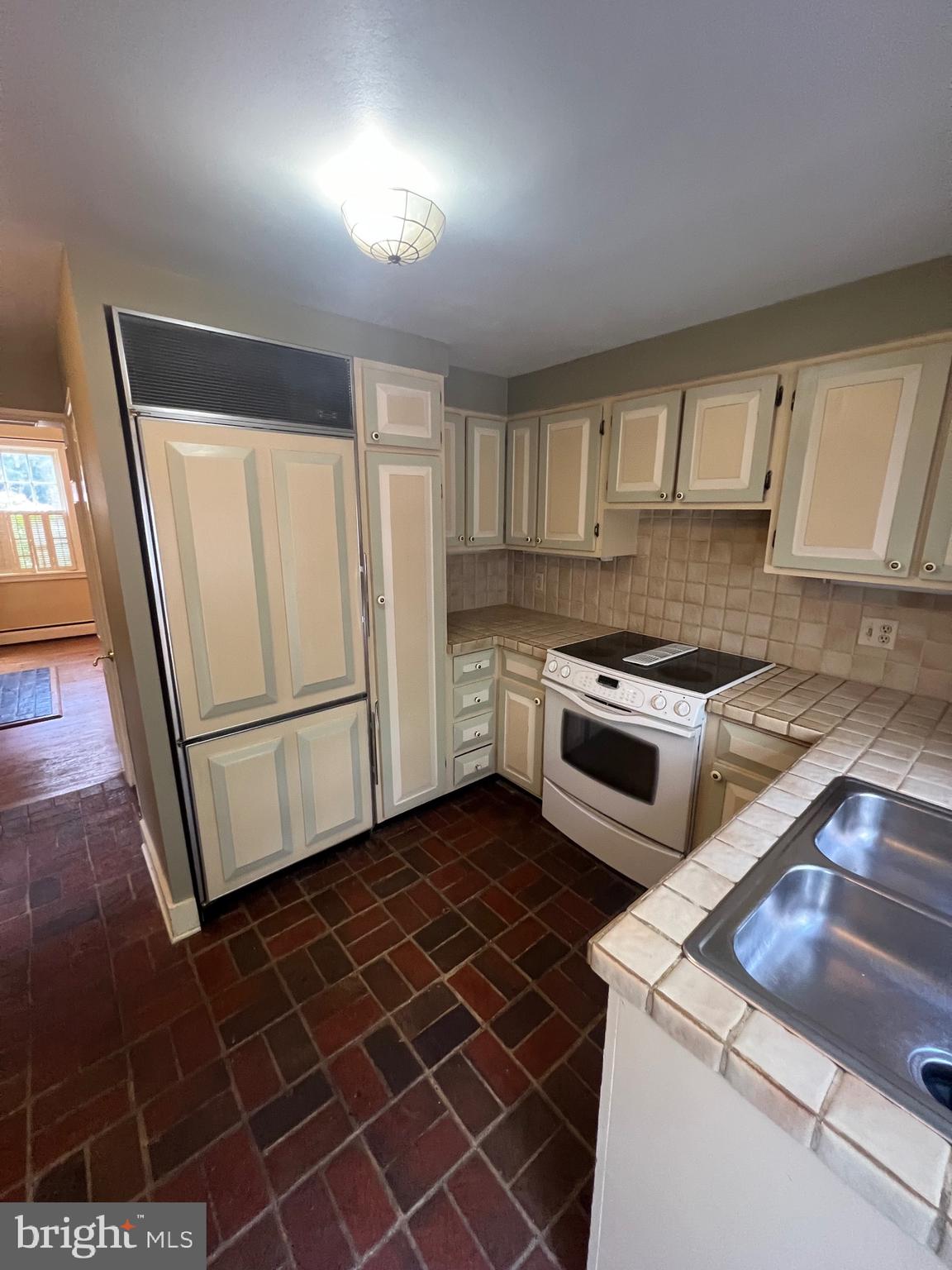 201 S FAIRFAX STREET