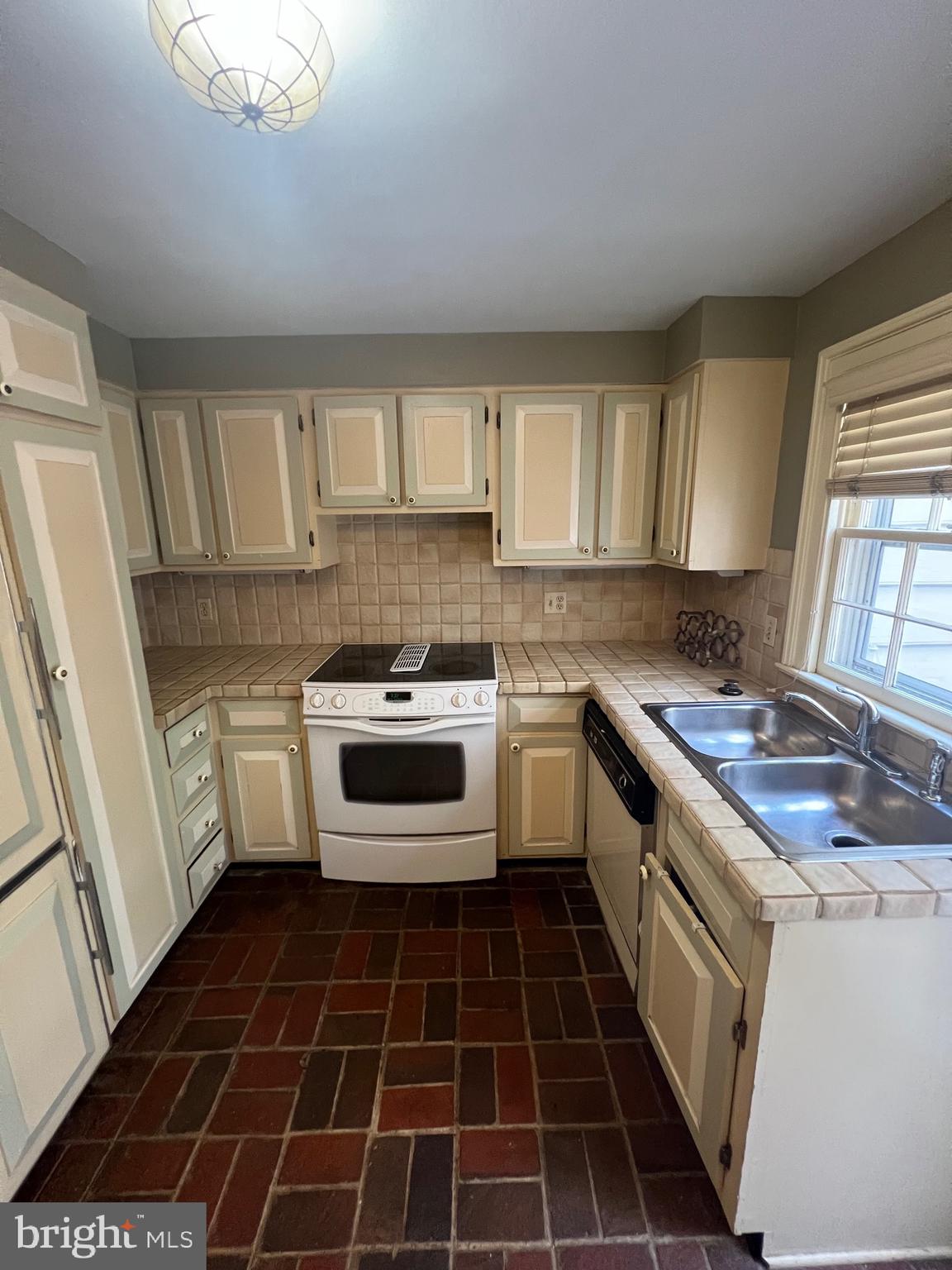 201 S FAIRFAX STREET