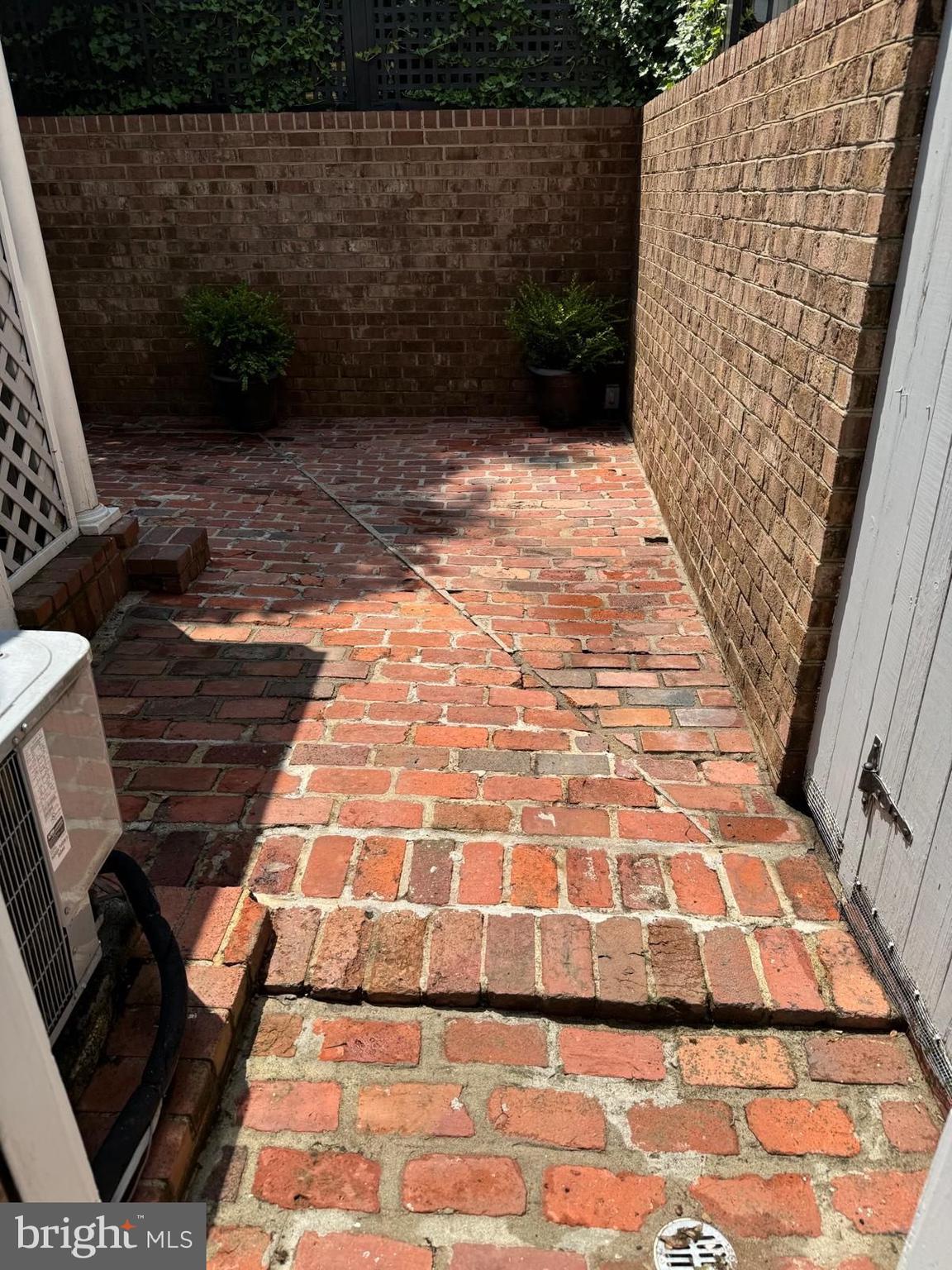 201 S FAIRFAX STREET