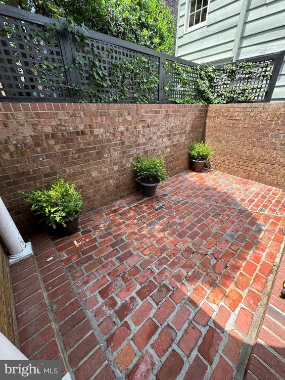 201 S FAIRFAX STREET