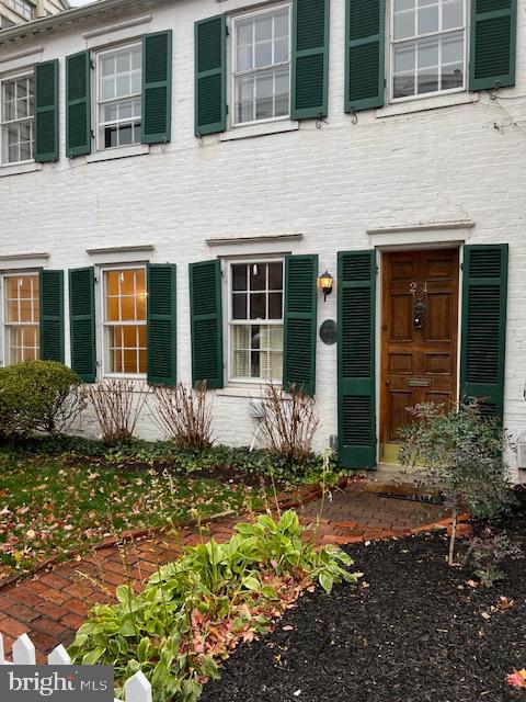 201 S FAIRFAX STREET