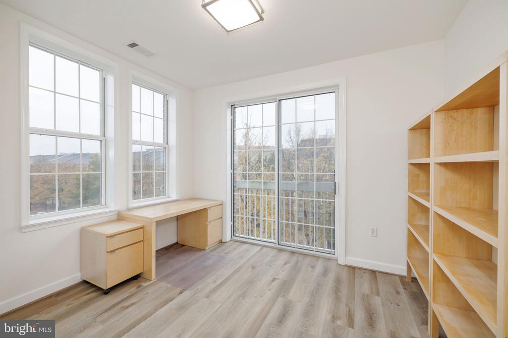 400 CAMERON STATION BOULEVARD 302