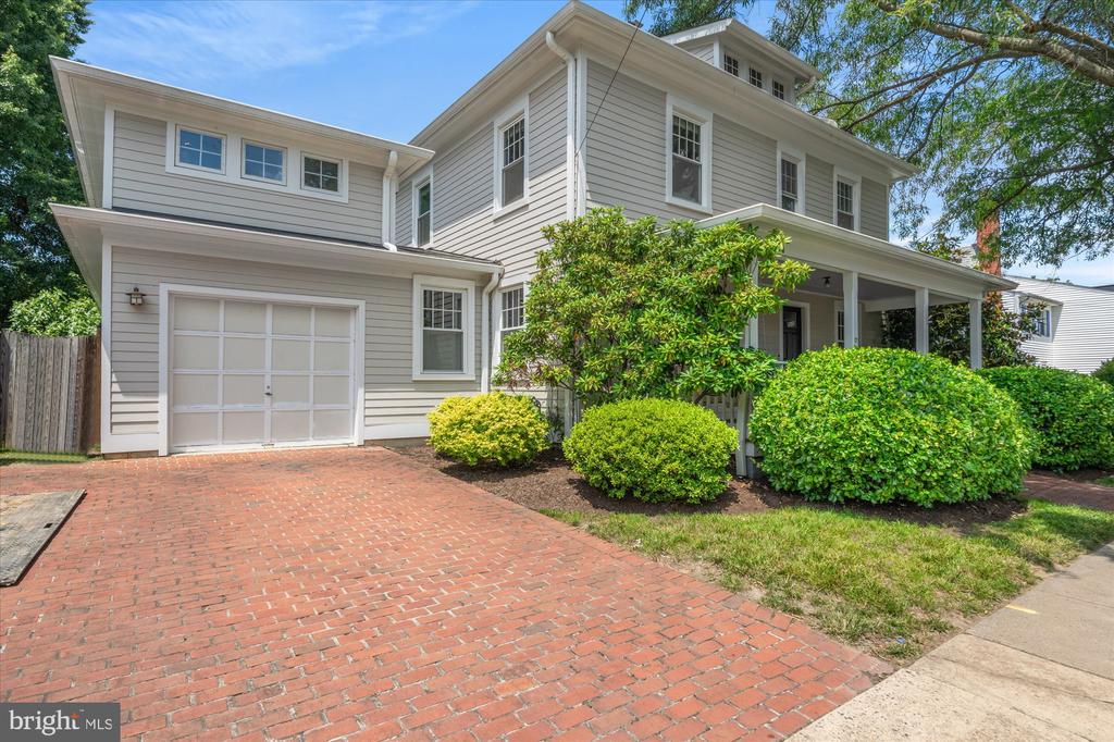12 E WINDSOR AVENUE