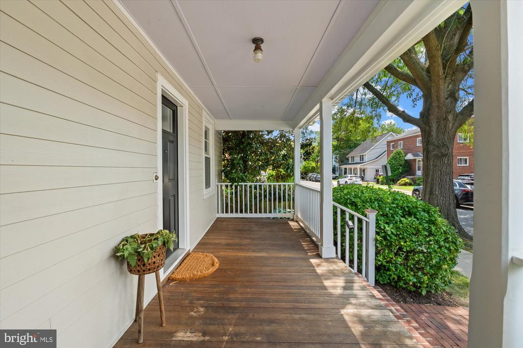 12 E WINDSOR AVENUE
